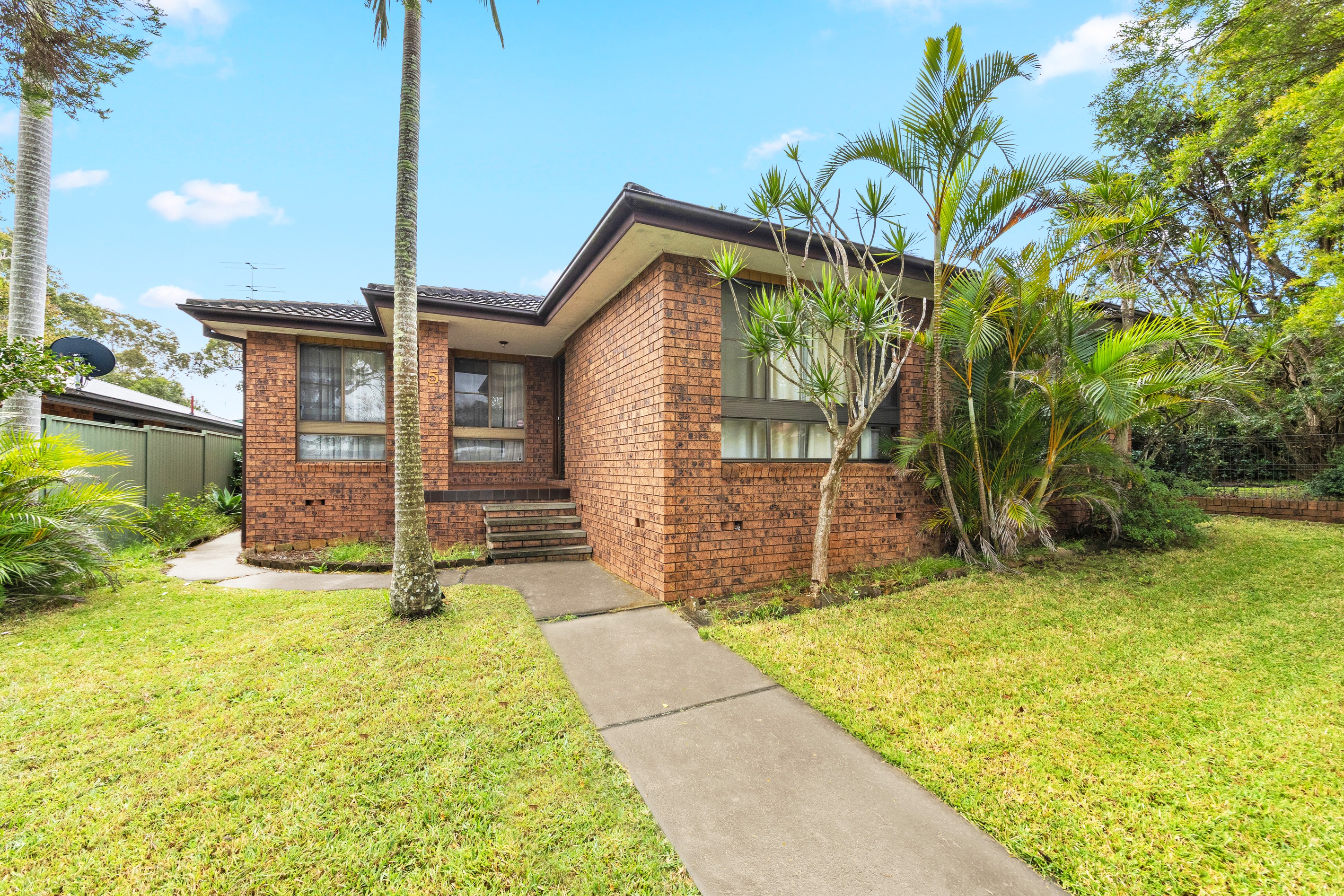 5 Craigie Avenue, Kanwal, NSW 2259