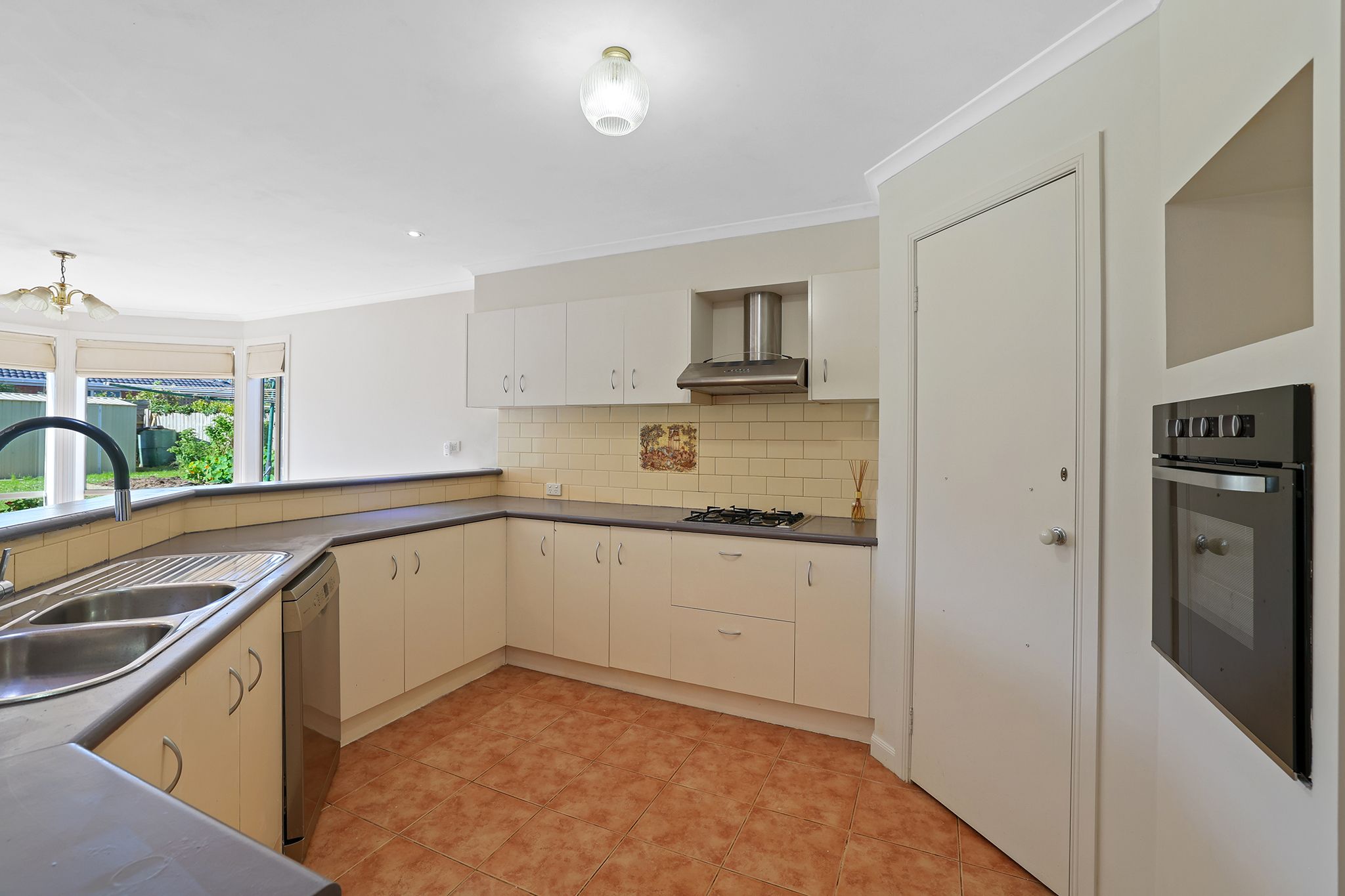 2 Hakea Court — photo 4 of 28