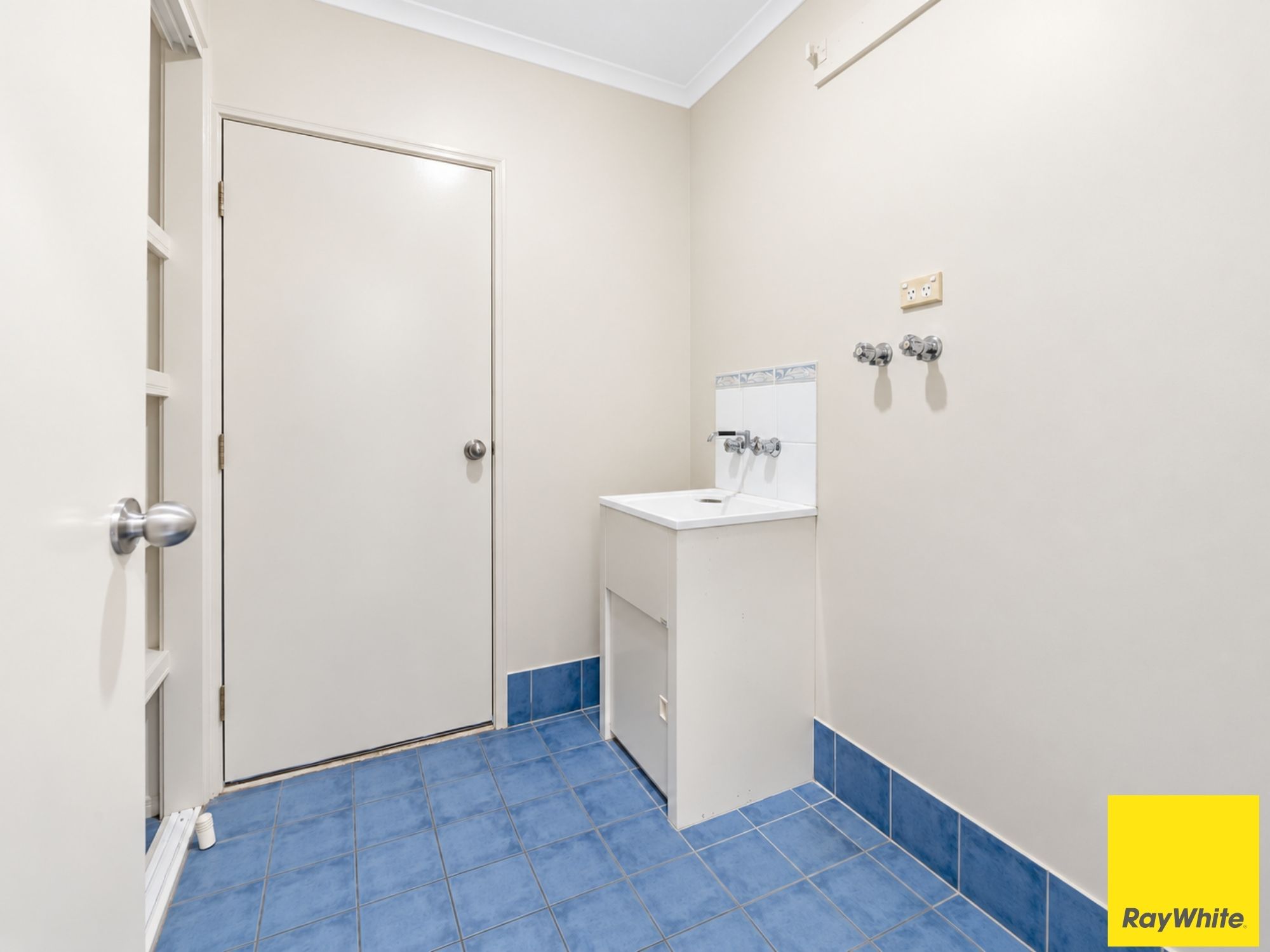 6 Archer Close — photo 15 of 29