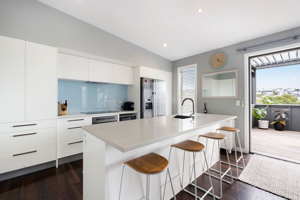 1/27 Manuwai Road, Torbay, North Shore City