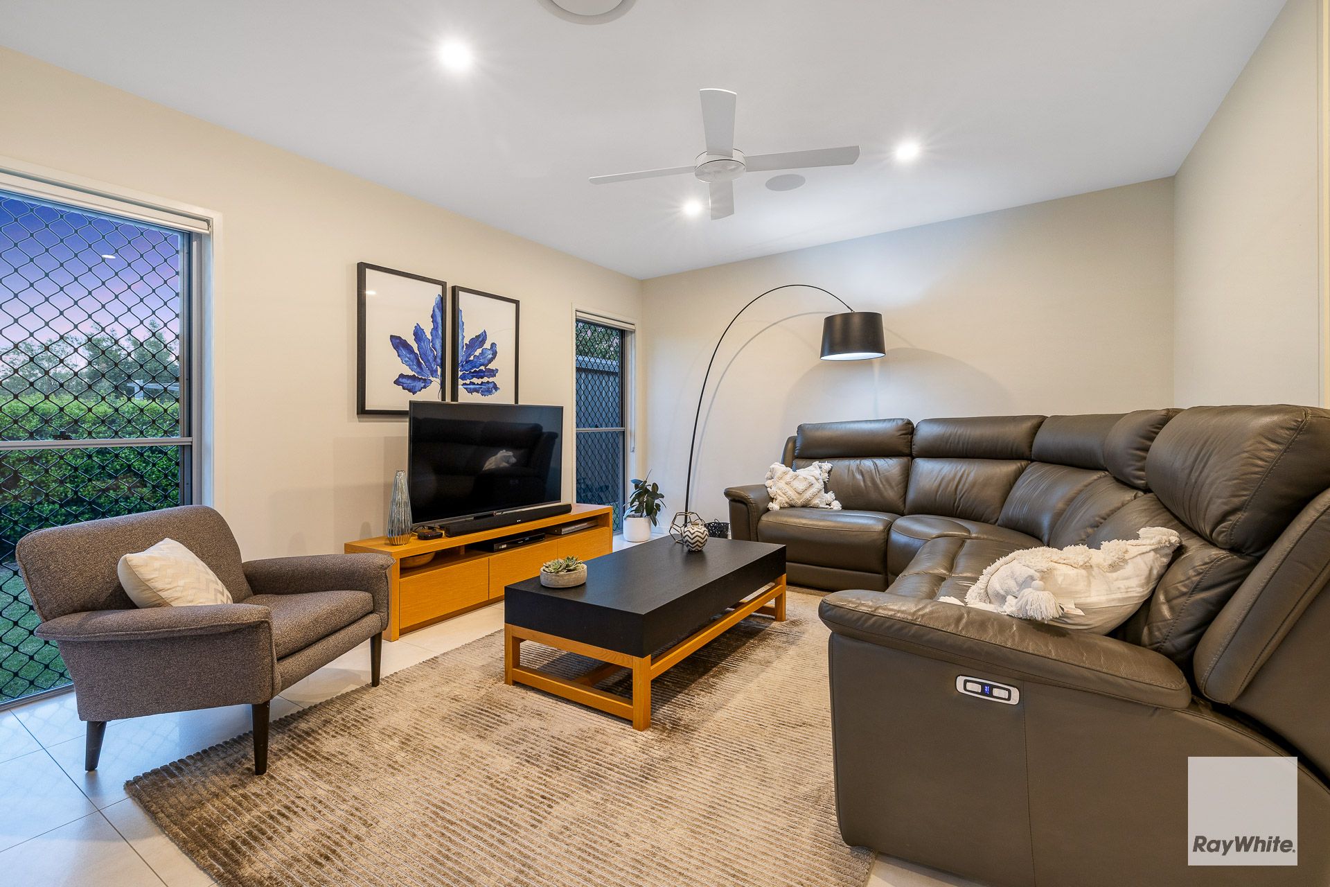 29 Unwin Road North — photo 9 of 28
