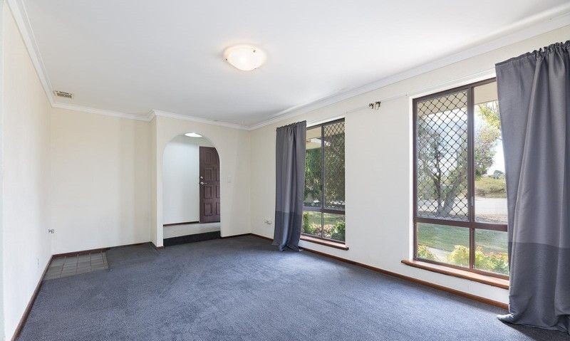 10 Clay Place, Padbury, WA 6025