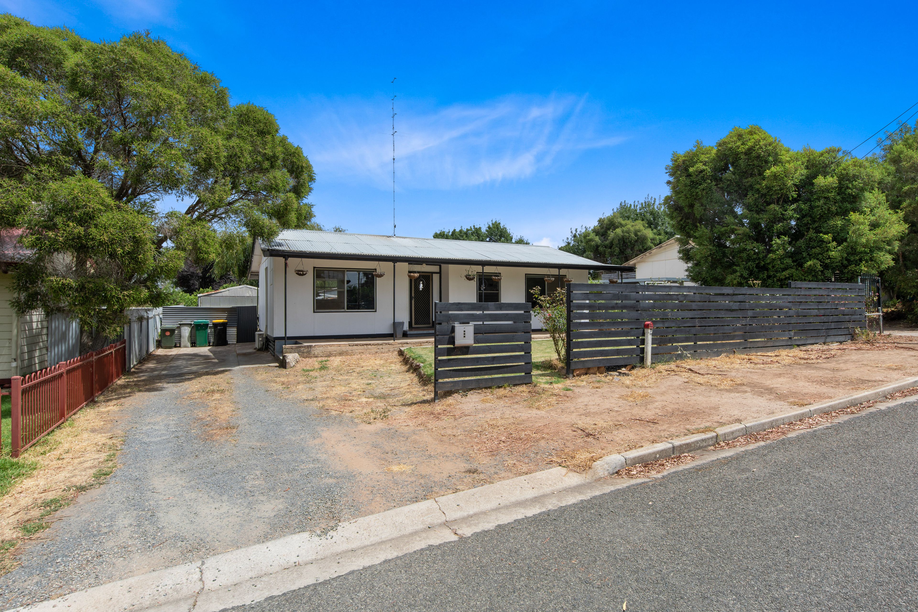 9 Pattullo Avenue, Clare SA 5453