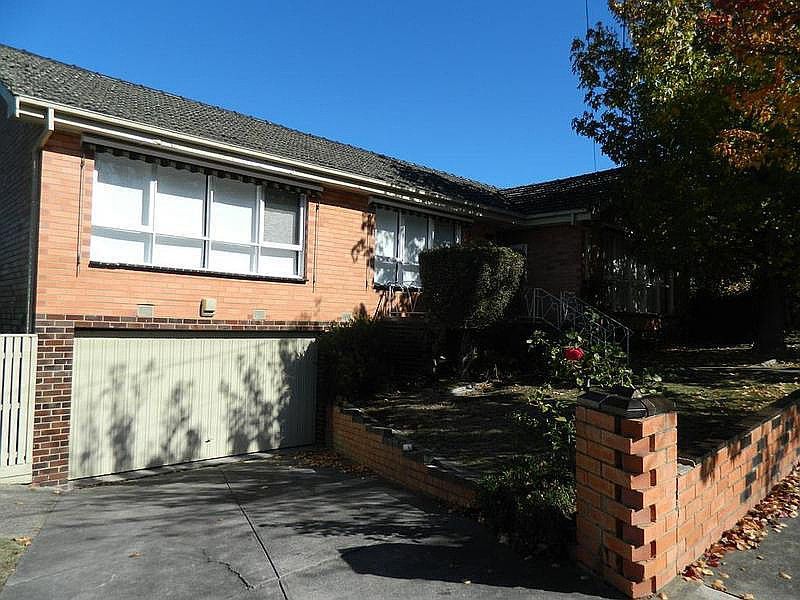 17 Douglas Avenue — photo from Ray White Wantirna