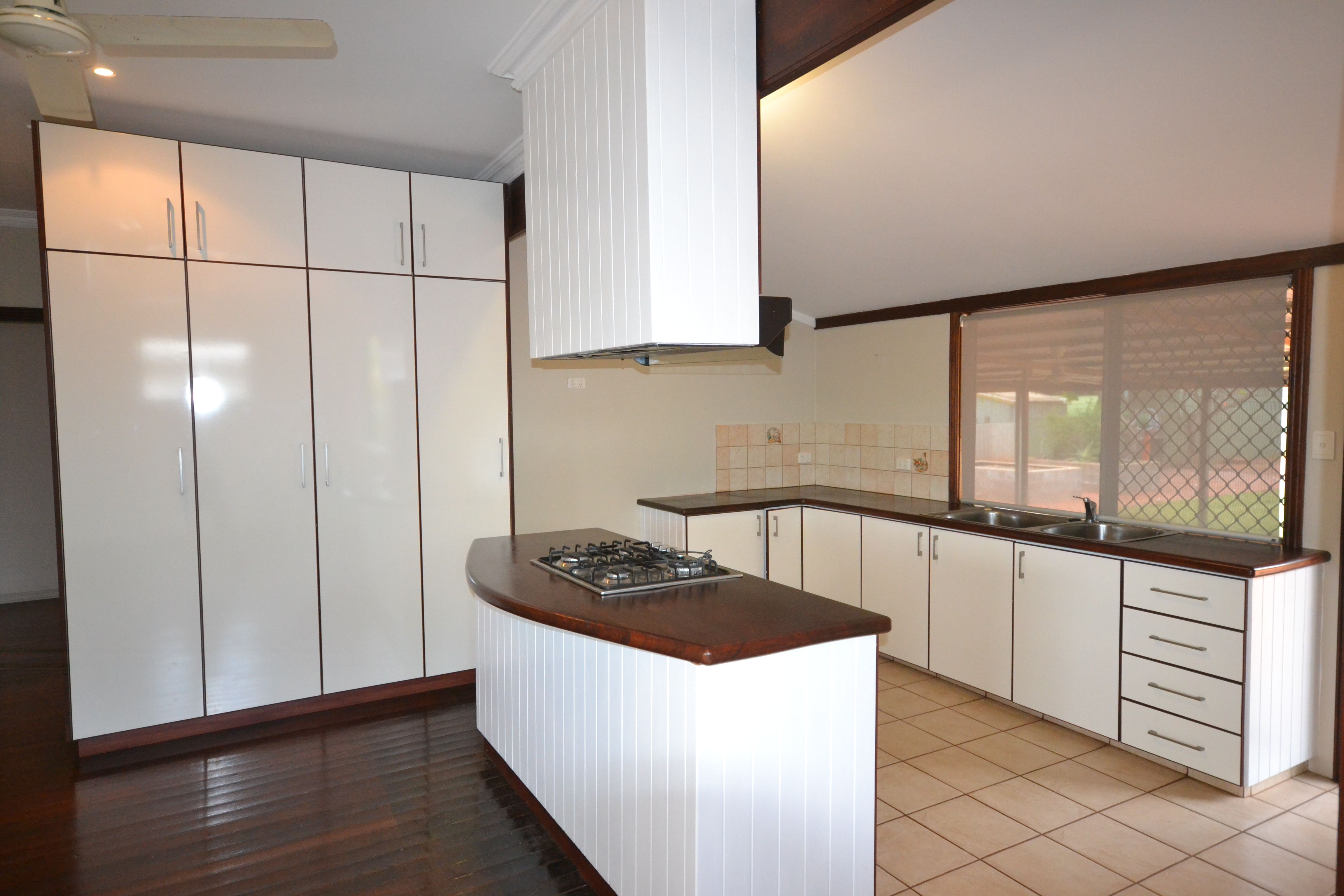 30 Saville Street — photo 4 of 8