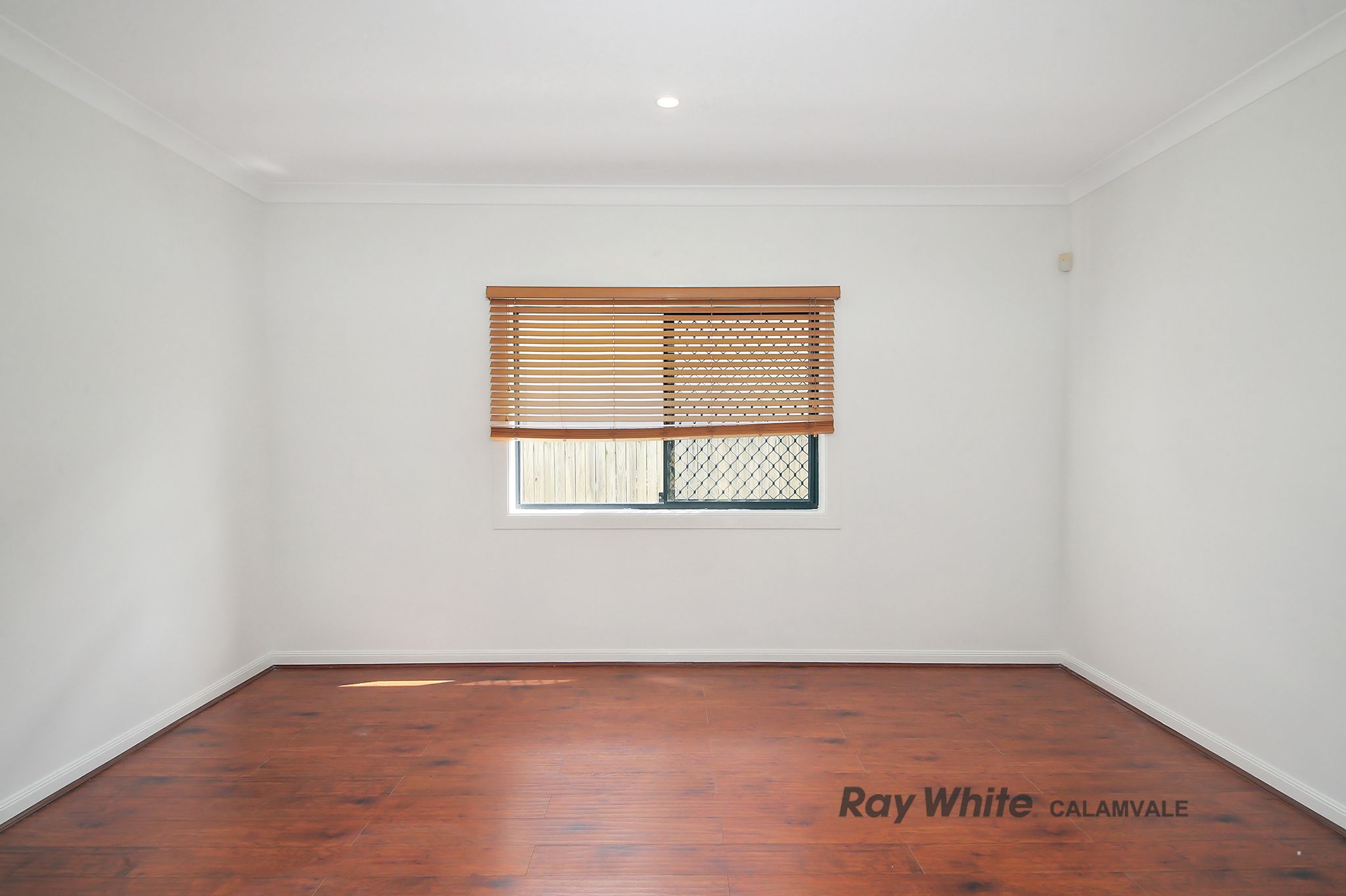 6 Hastings Close — photo 12 of 22