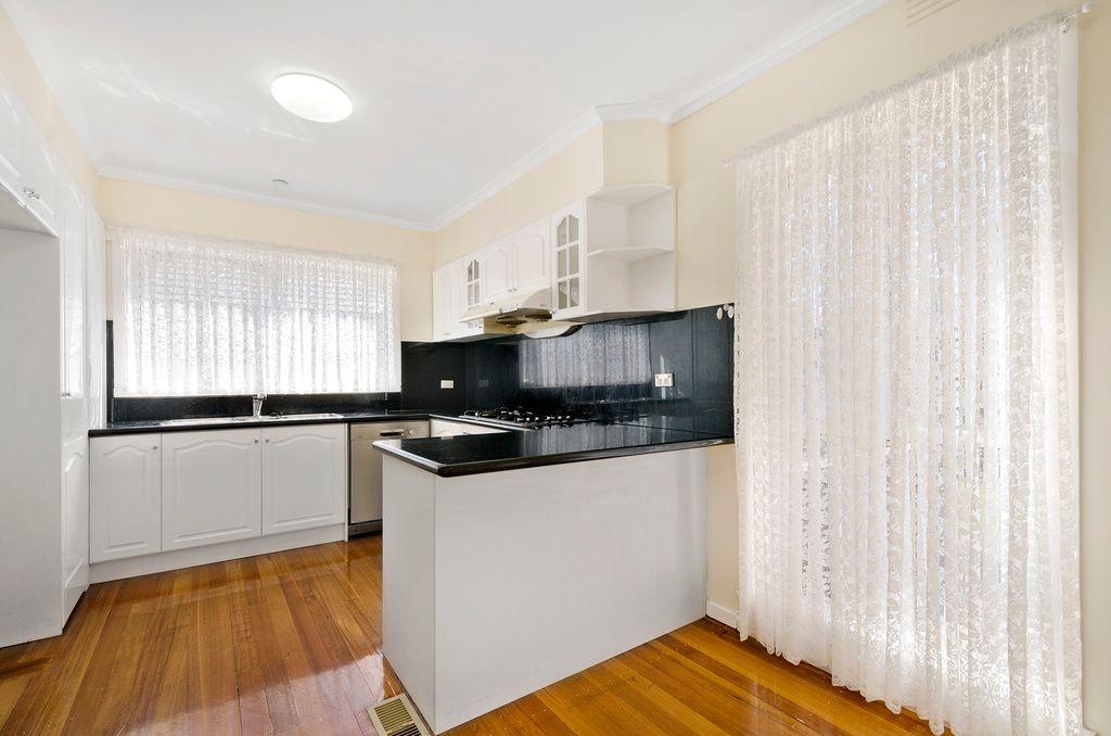 2 Lowe Avenue, Altona, VIC 3018