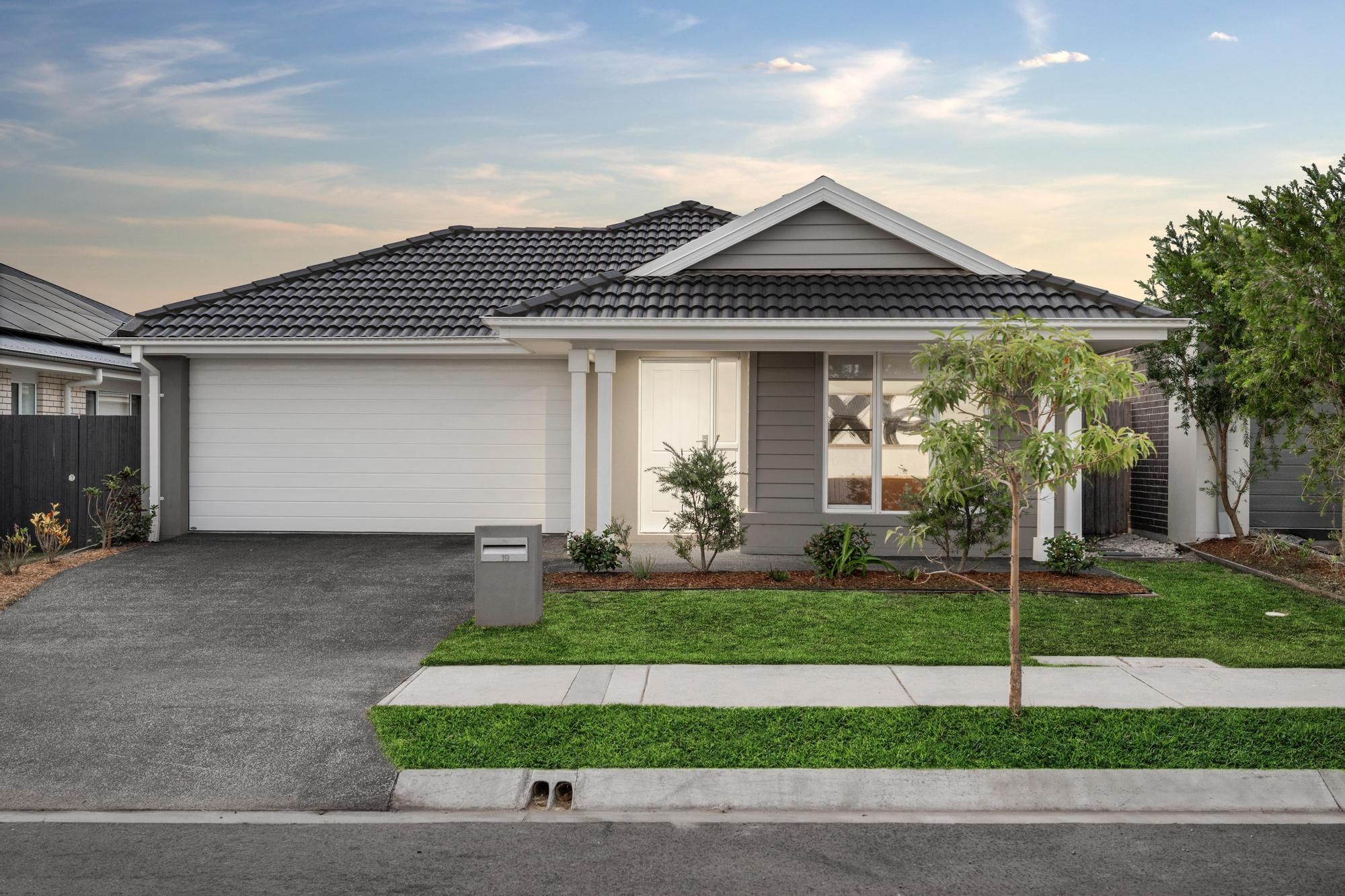 19 Palmview Street, Ripley QLD 4306