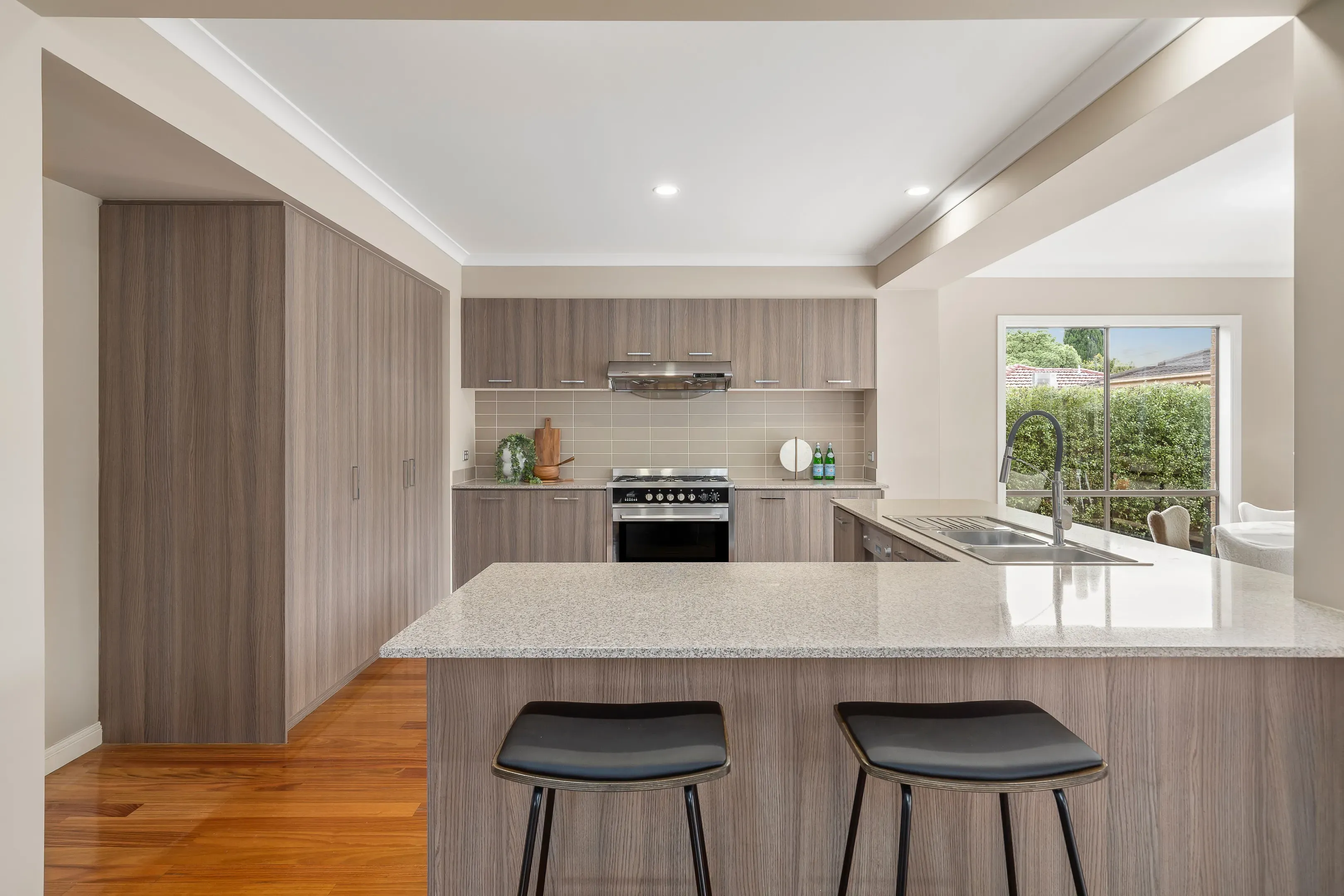 37 Bizley Street — photo 4 of 12