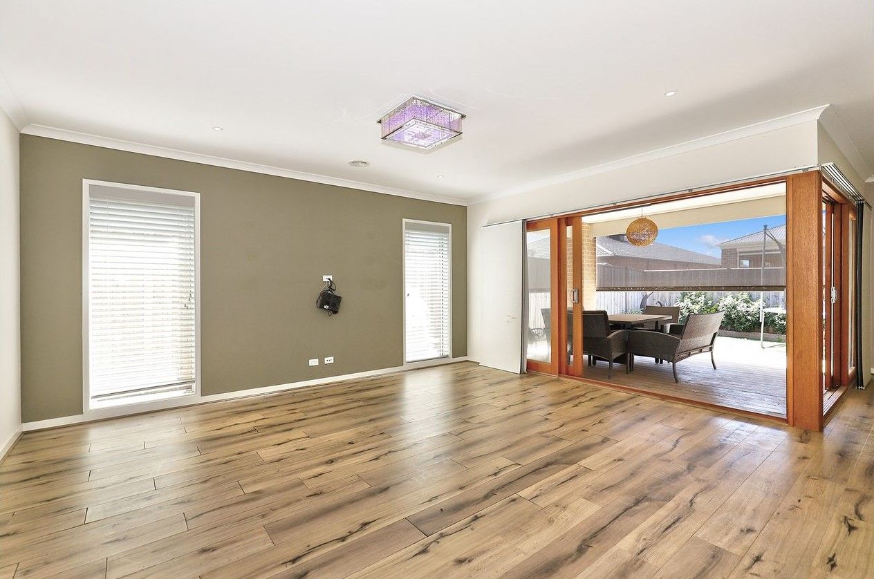 8 Alderbark Way, Greenvale, VIC 3059