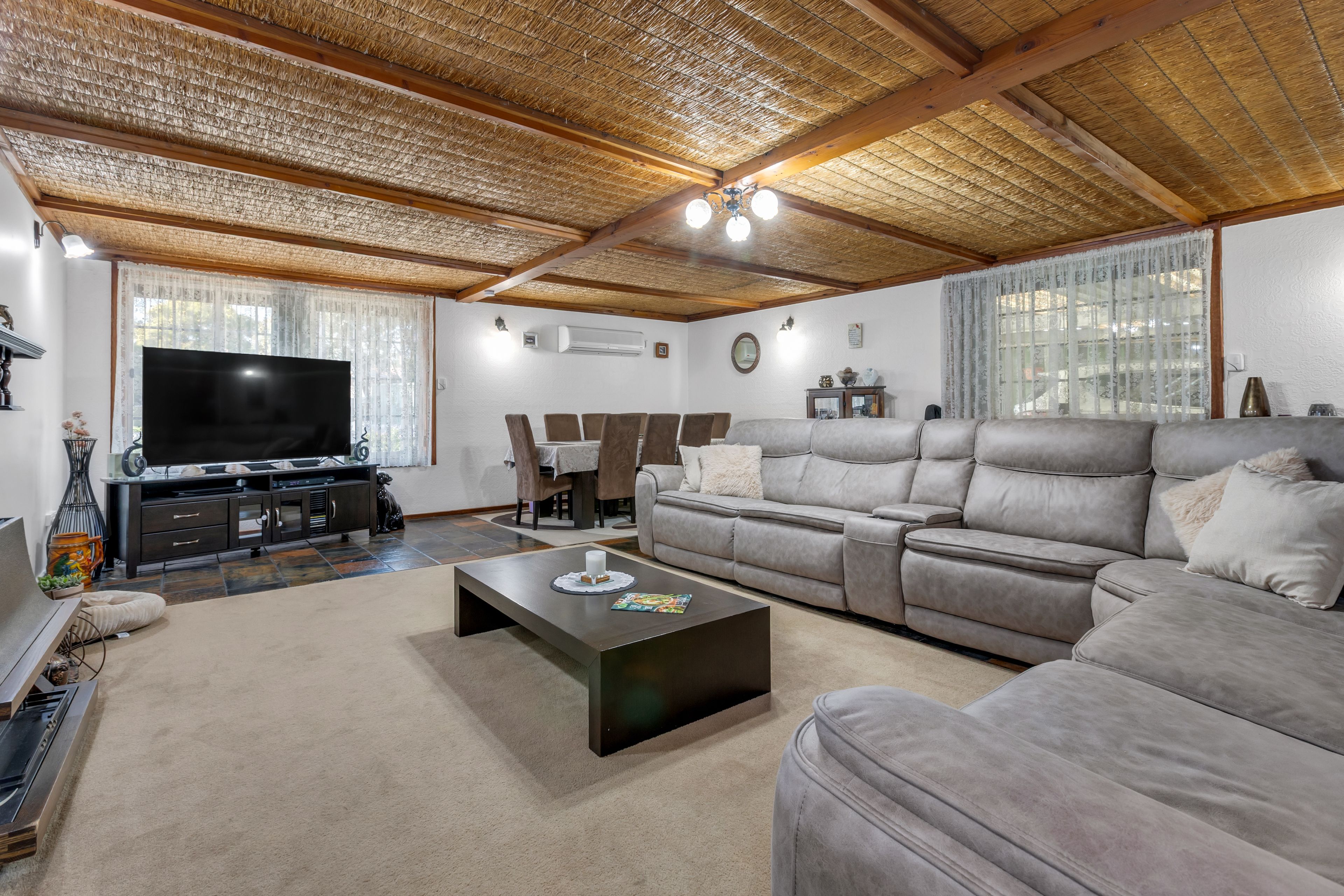 11 Montrose Avenue — photo 4 of 28