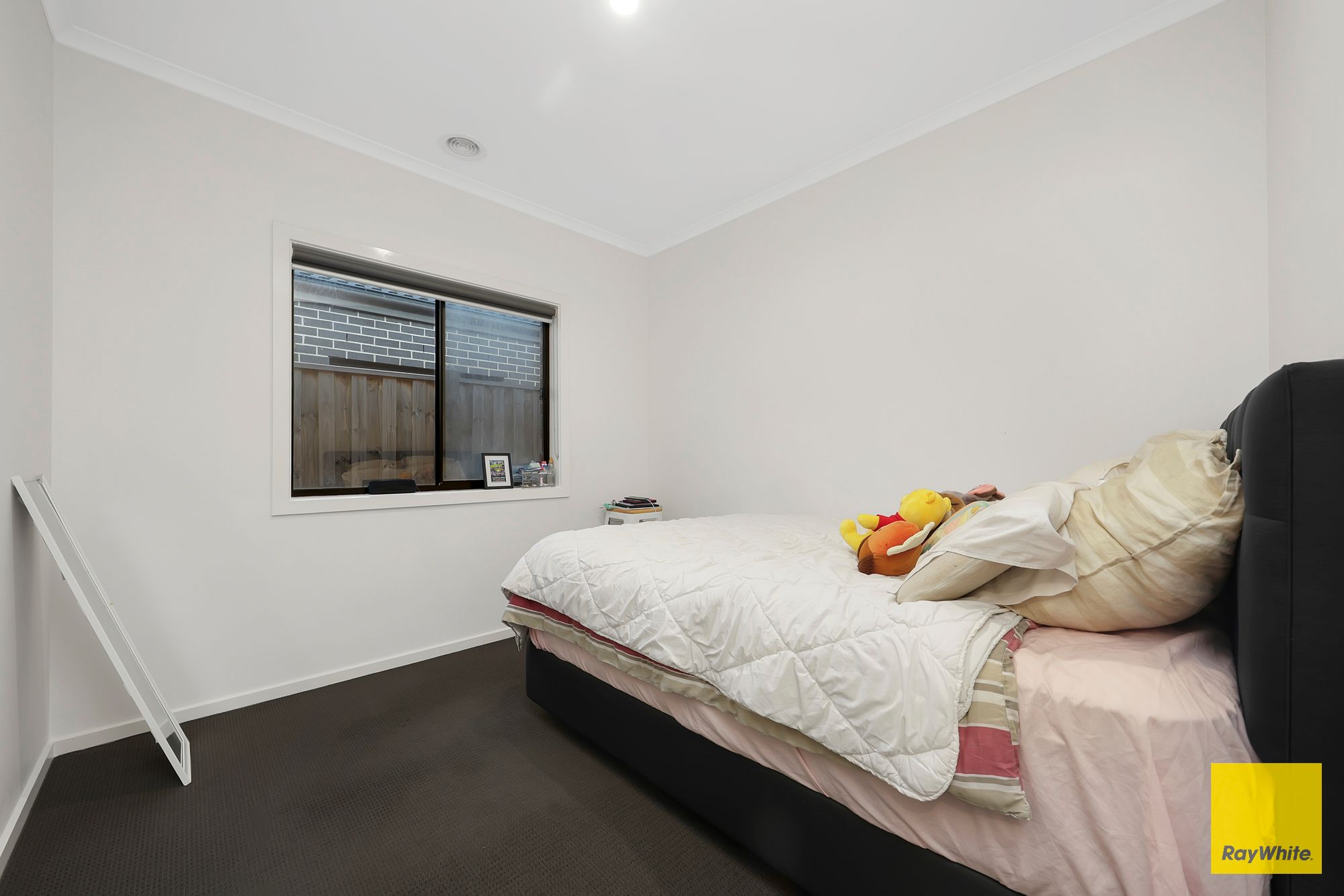 21 Urquhart Street — photo 10 of 15
