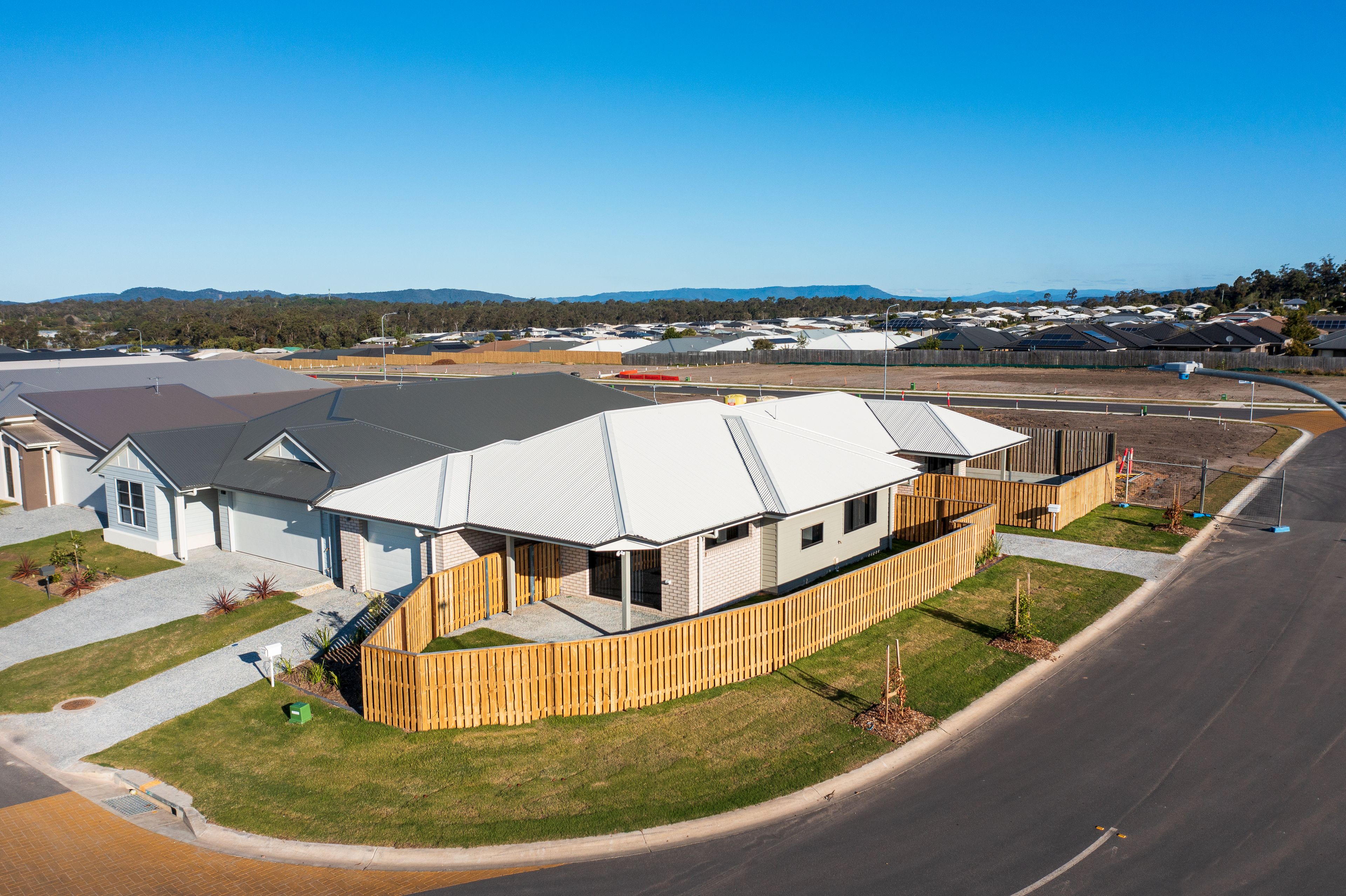1/24 Stockyard Lane, Park Ridge, QLD 4125
