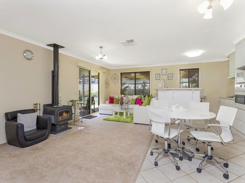 8 Prujoy Place, West Albury, NSW 2640
