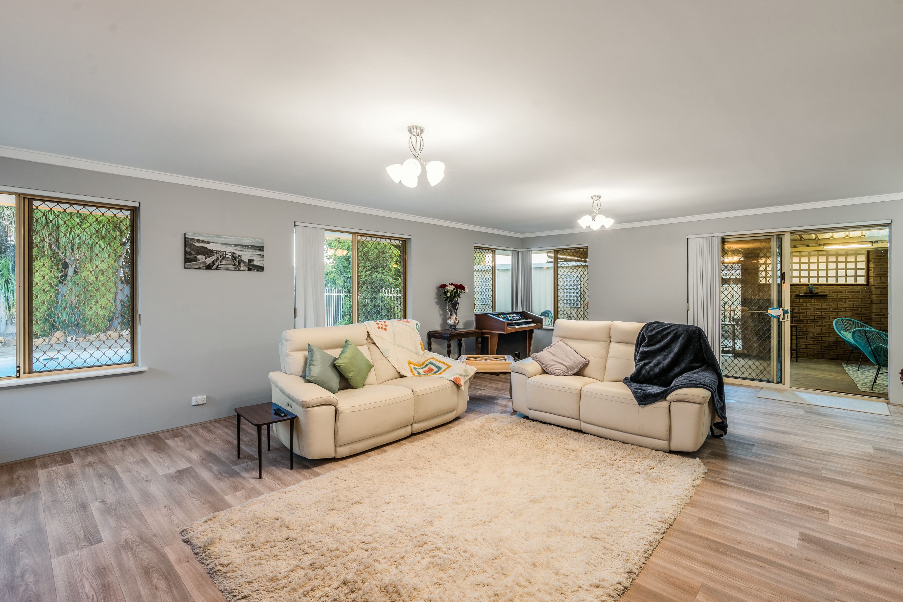 8 Strawberry Drive, Seville Grove, WA 6112