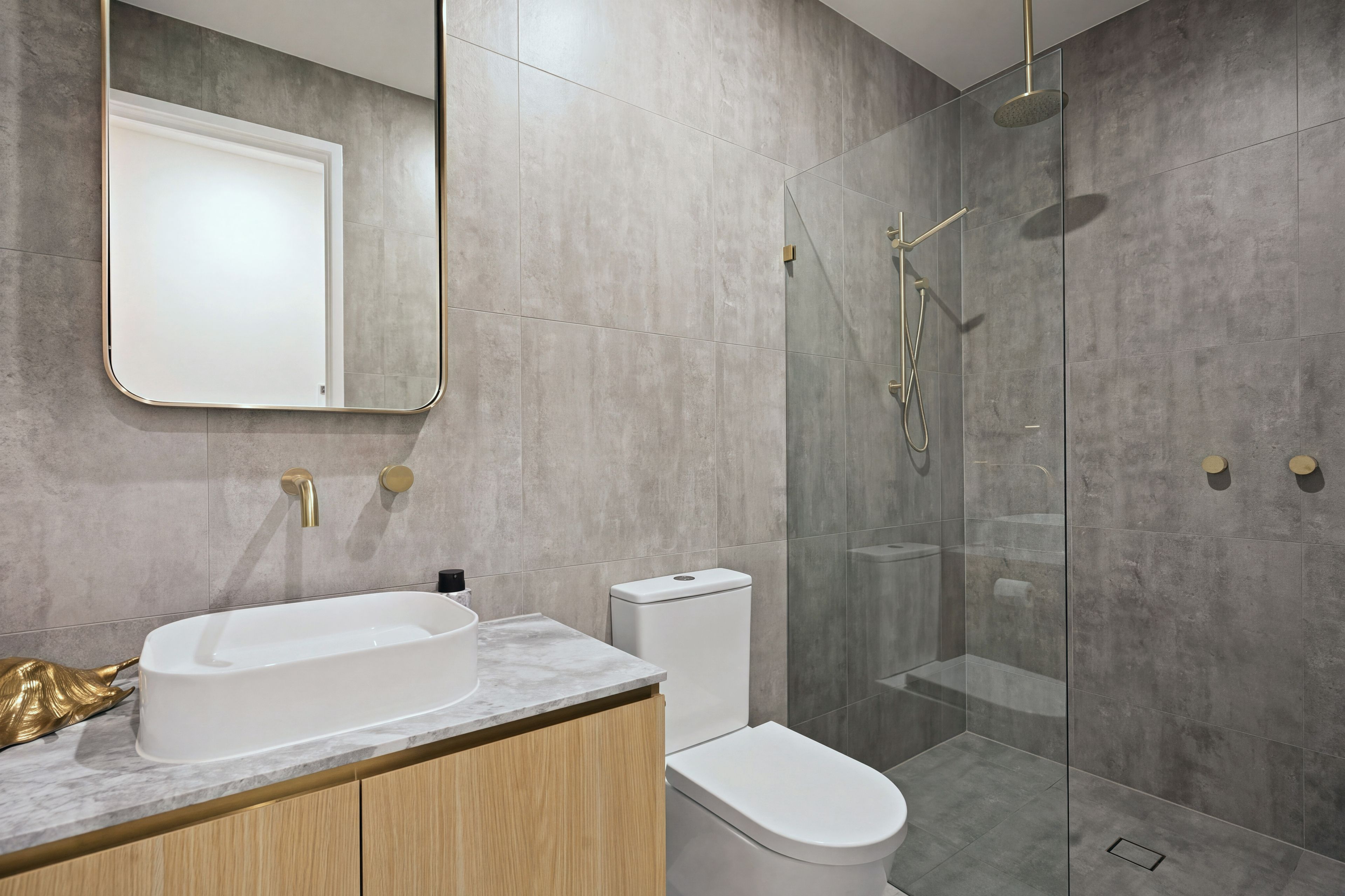 2/32 East Quay Drive — photo 15 of 30