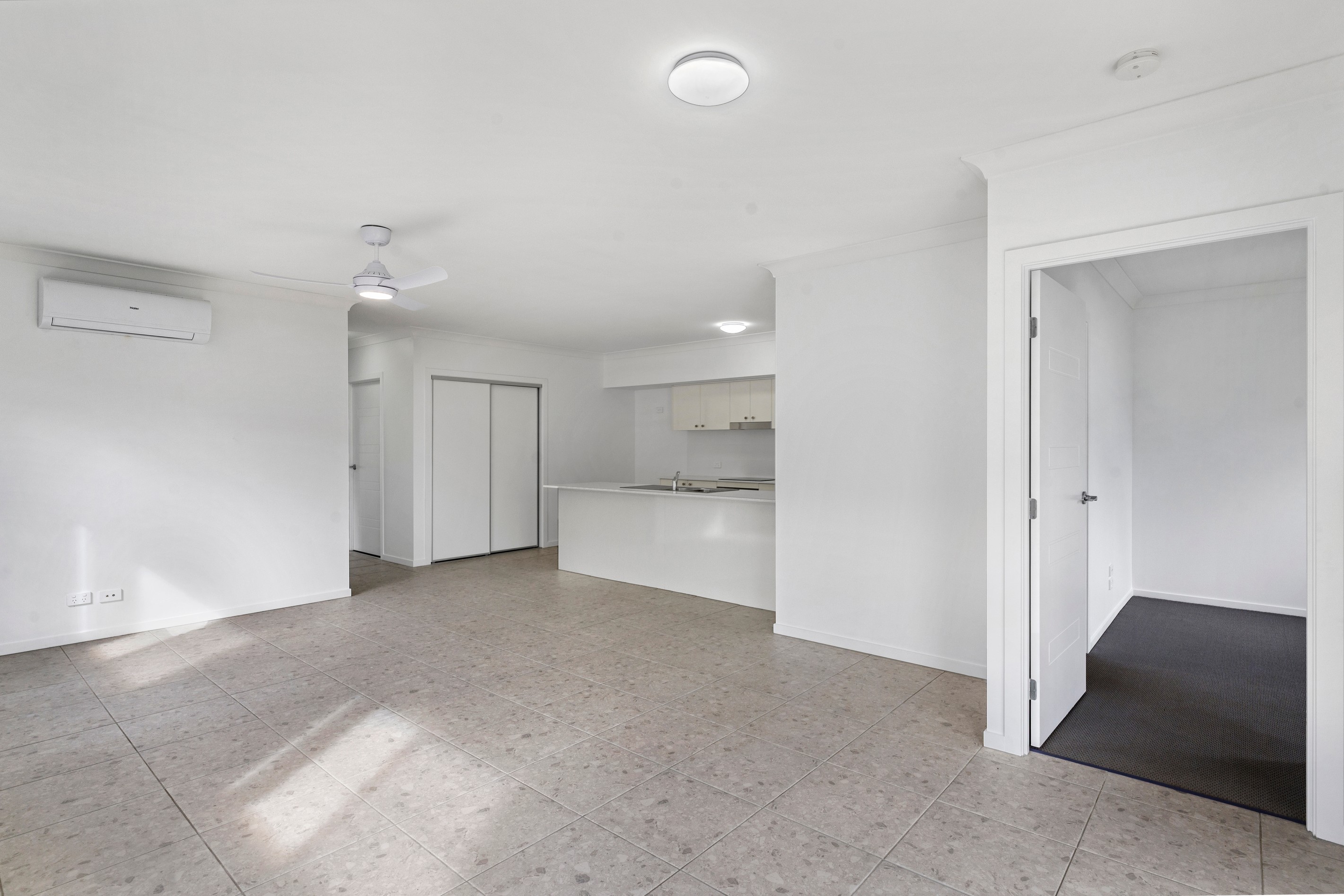 2/29 Champagne Lane, Southside, QLD 4570