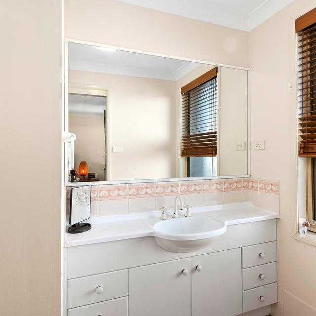 17 Torres Circuit, Shell Cove, NSW 2529 - Sold House - Ray White South ...