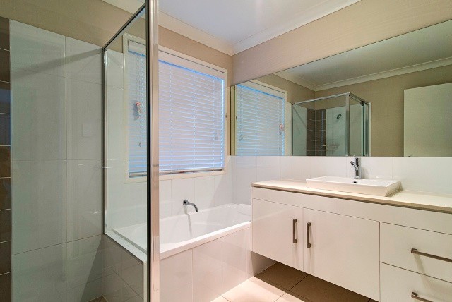 Unit 4/18 Swallow Court, Newtown, QLD 4350
