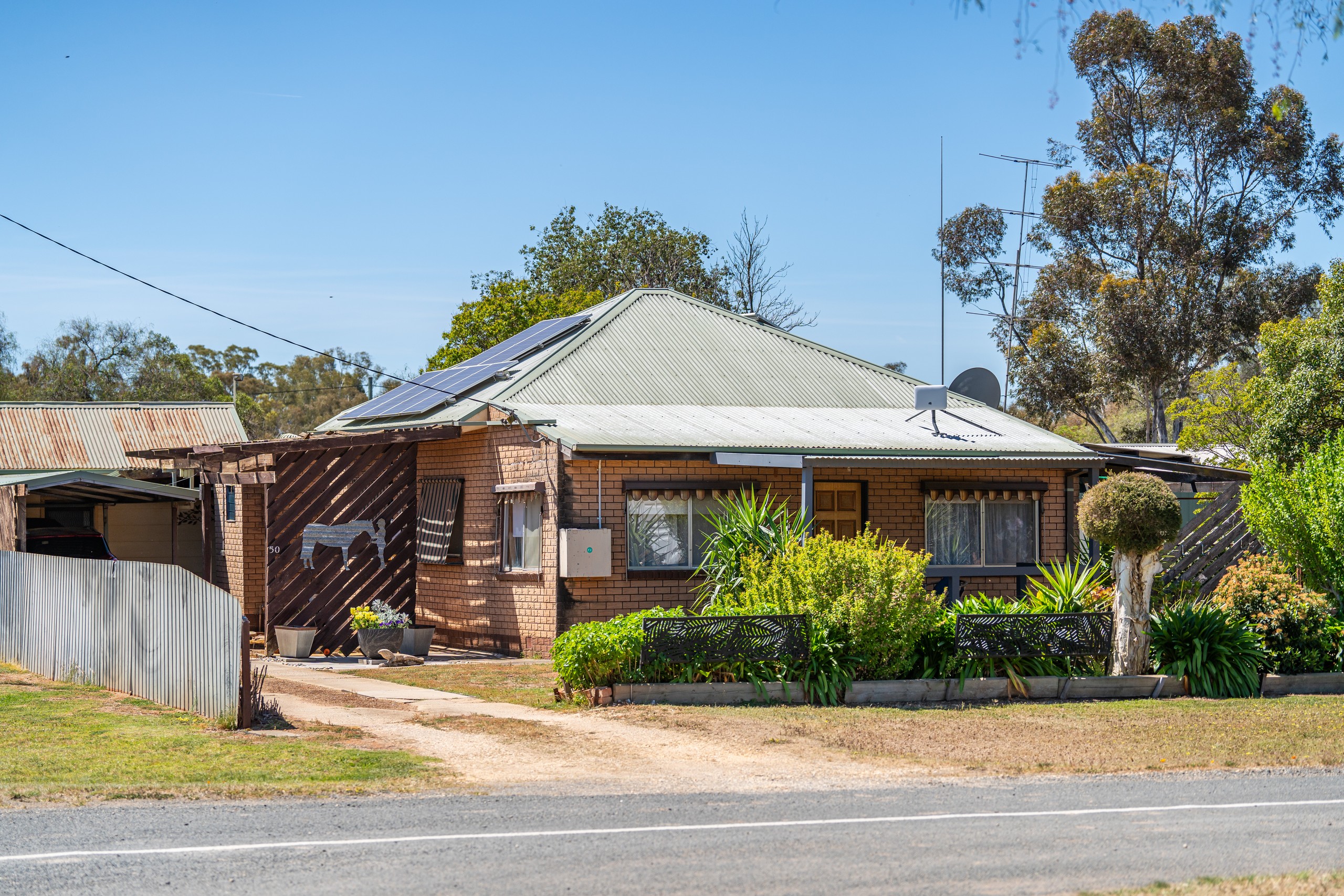 50 Young Street, Oaklands, NSW 2646