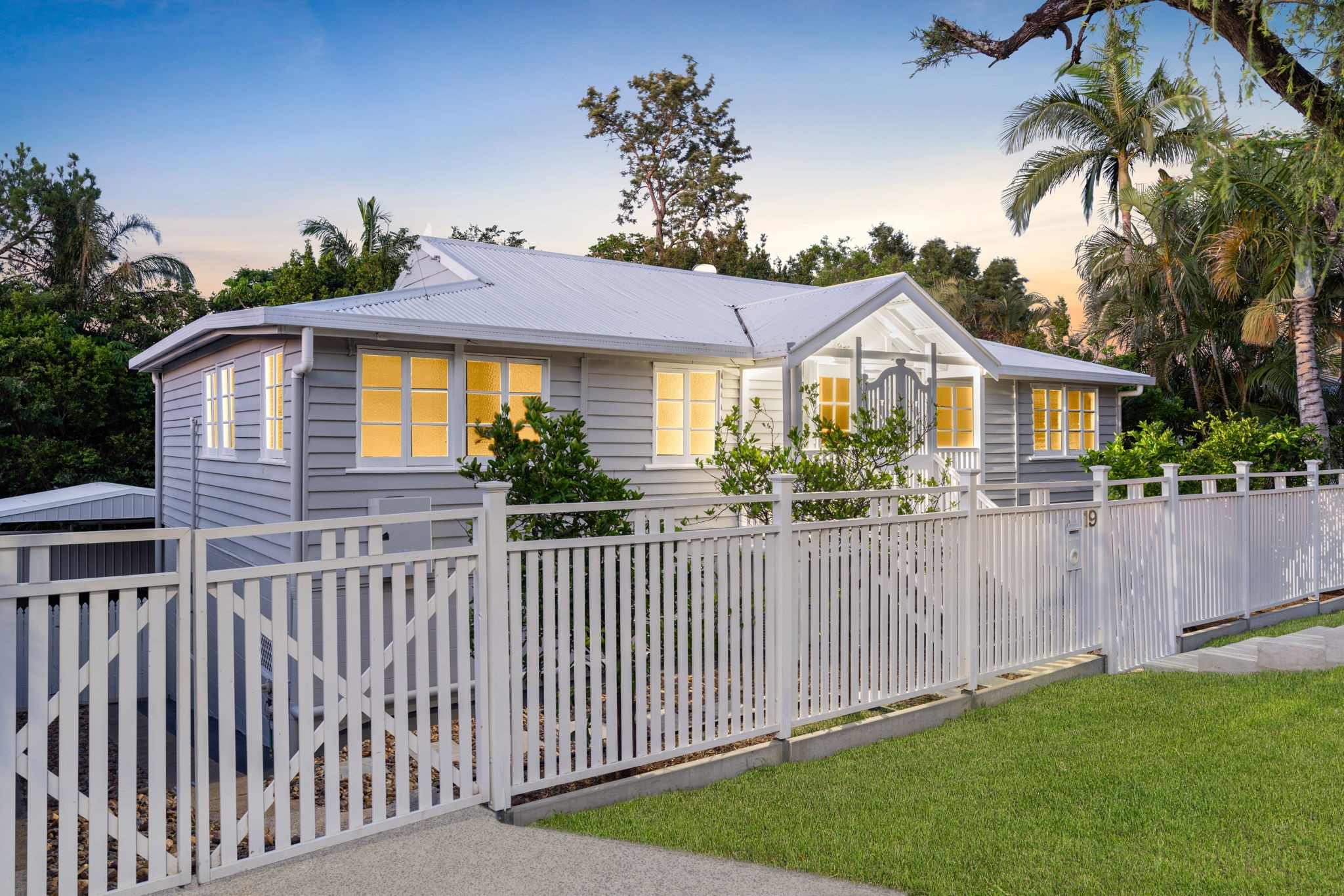 19 Sterculia Avenue, Holland Park West, QLD 4121