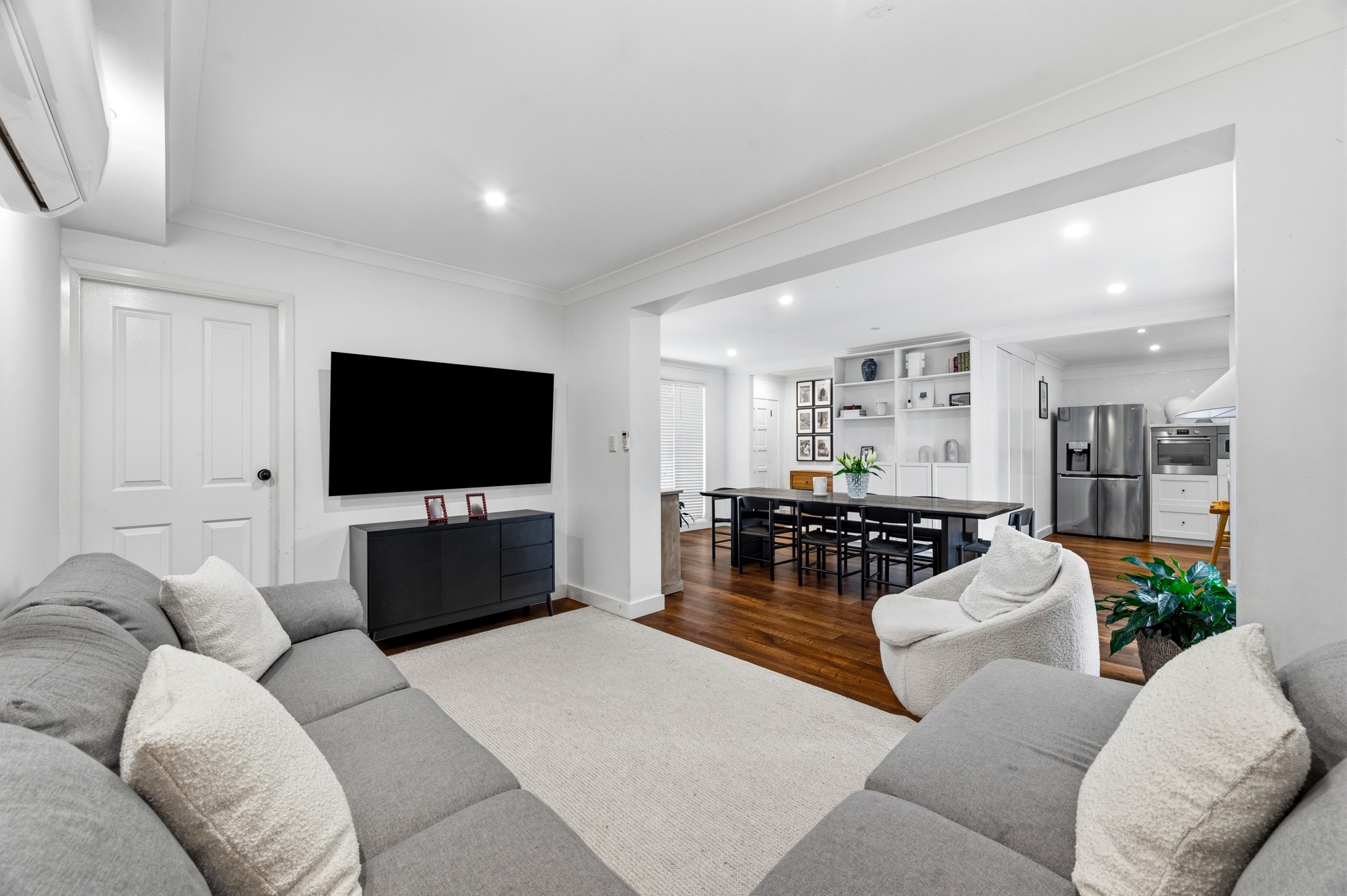 27 Campbellfield Avenue, Bradbury, NSW 2560