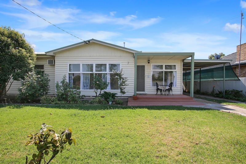 7 Pioneer Drive