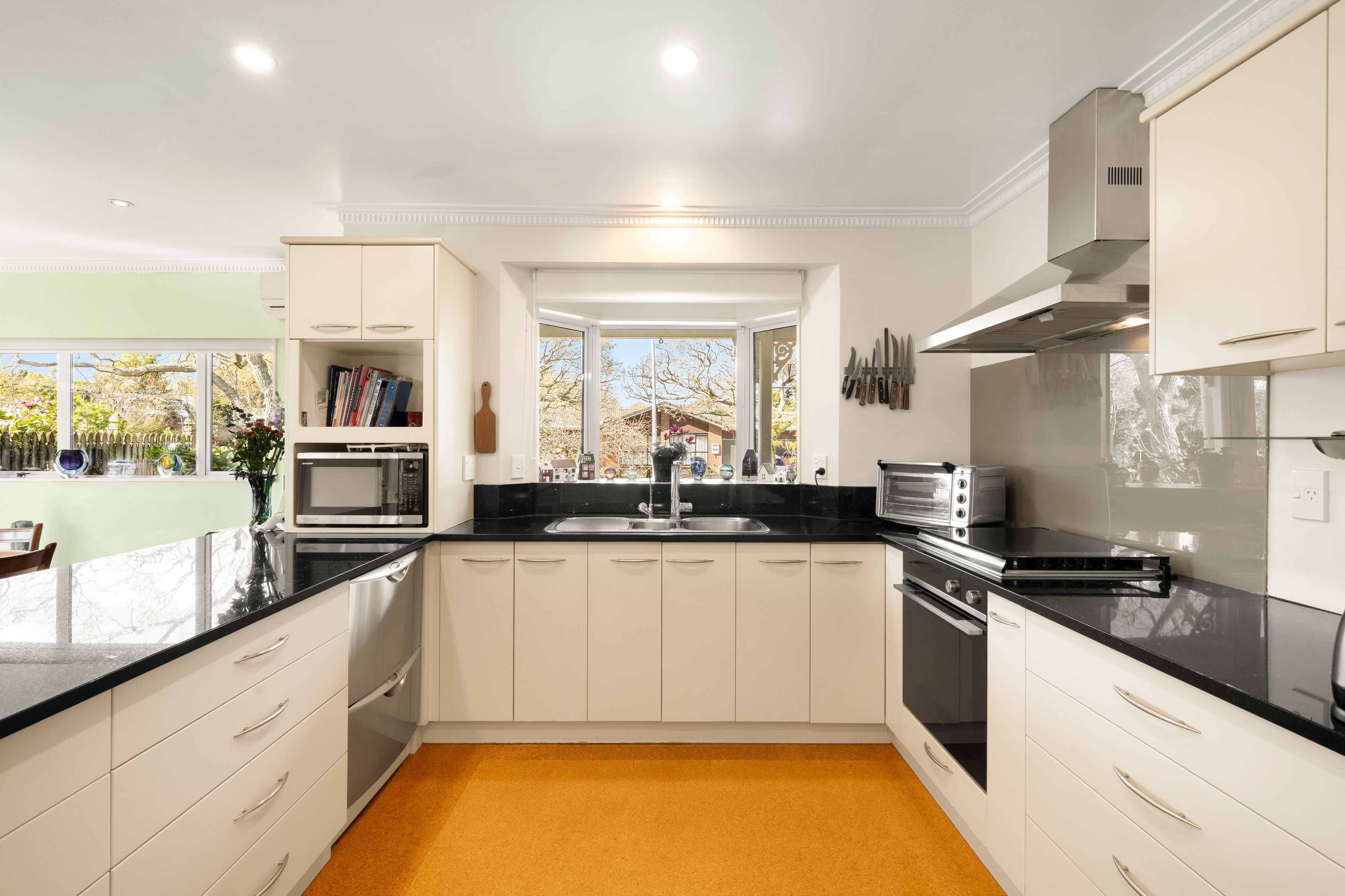1 Donzella Place, Conifer Grove, Manukau City
