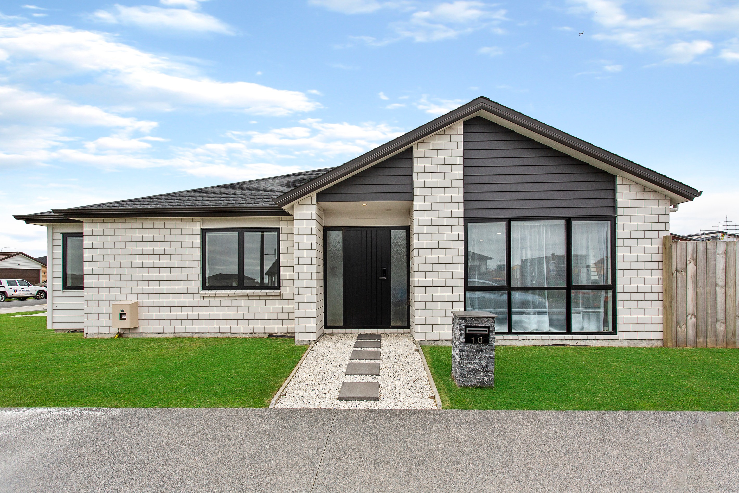 10 Castlepoint Avenue, Takanini, Papakura