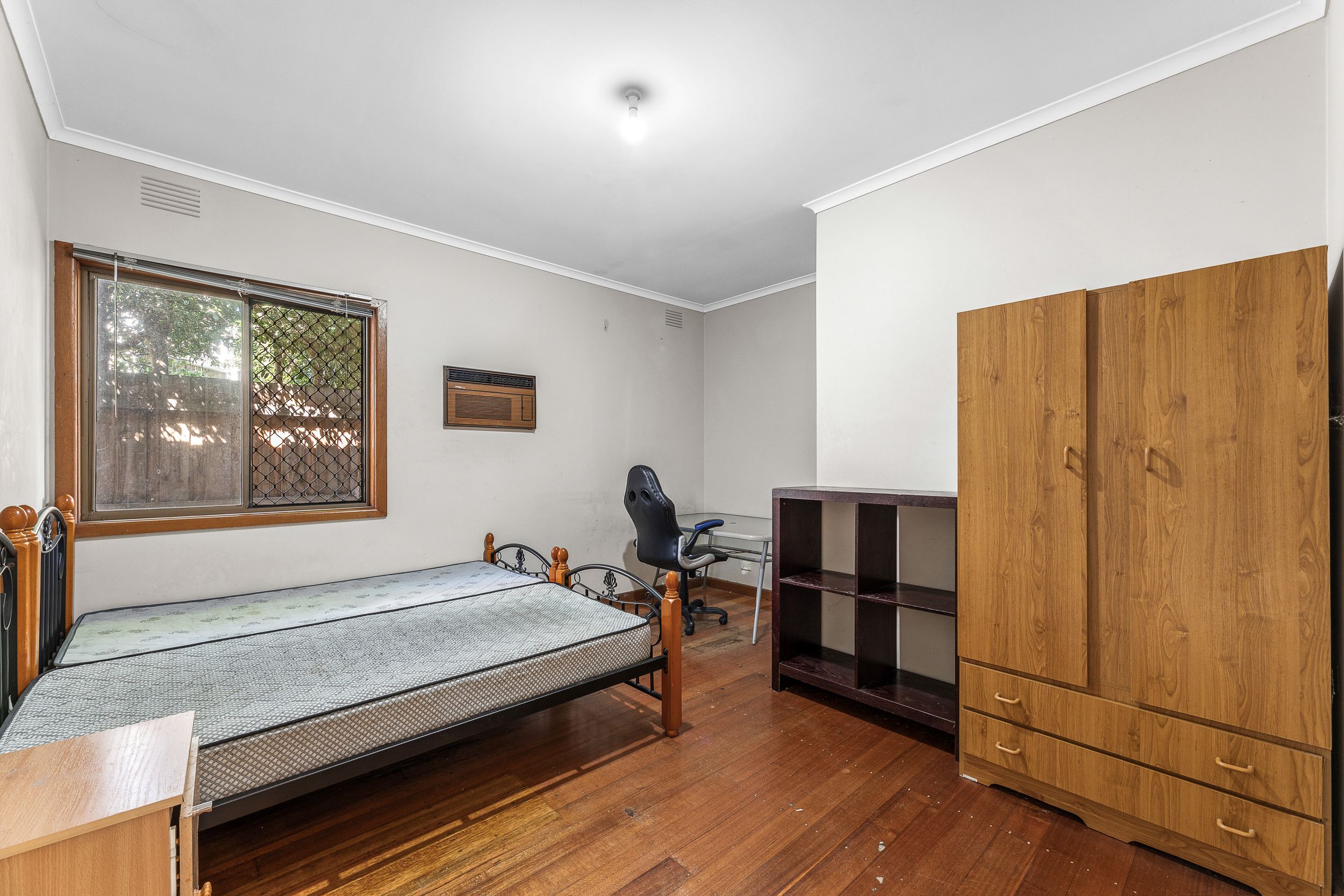 32 Clanbrae Avenue — photo 8 of 18