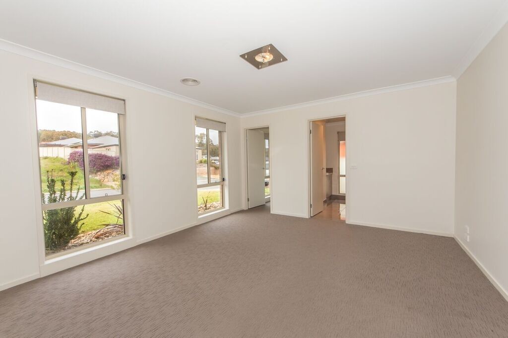 2 Cremin Court, Thurgoona, NSW 2640