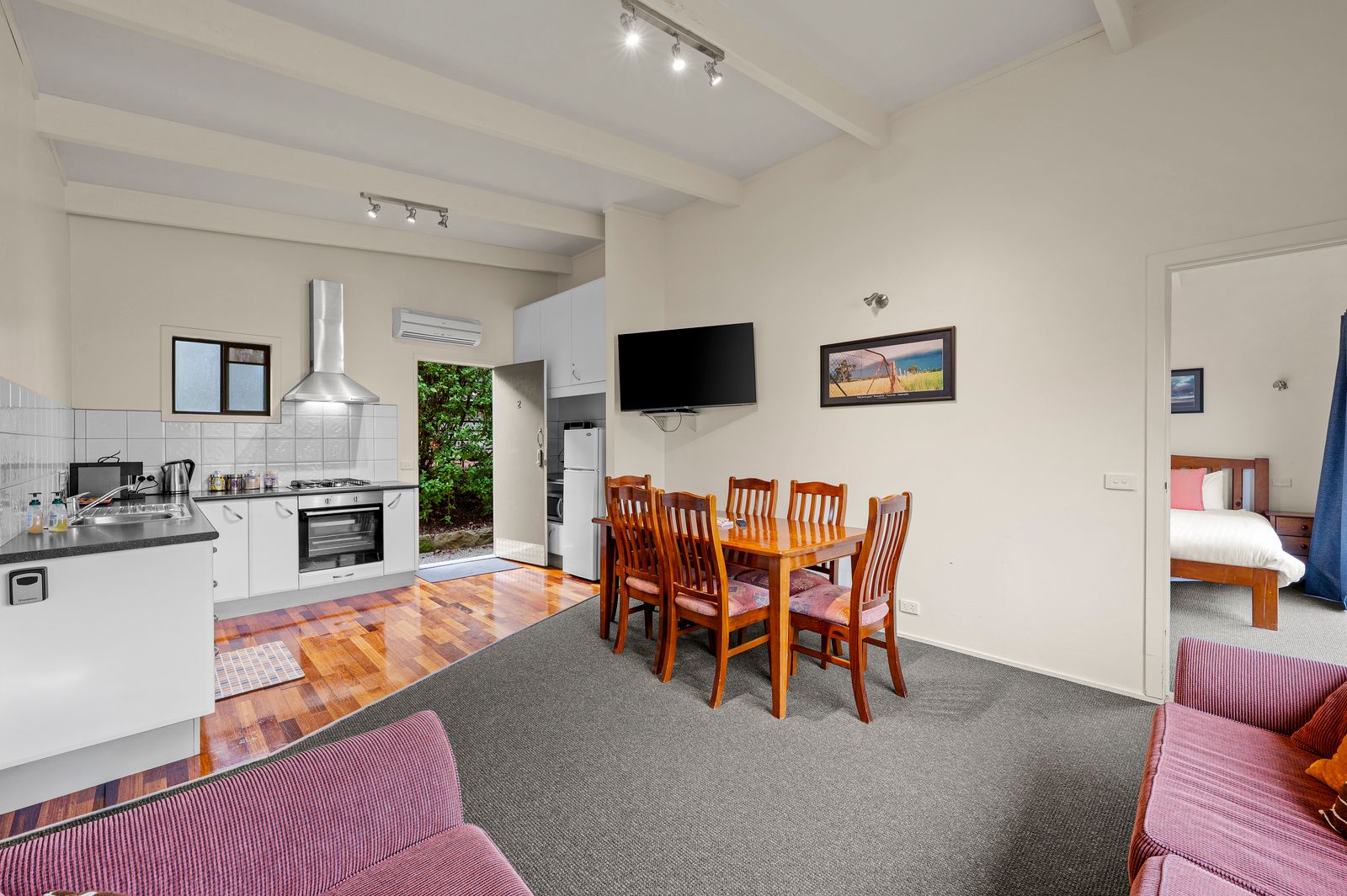 5/4 Omega Street, Merrijig, VIC 3723