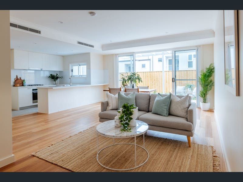31 Chloe Circuit, NORWEST, NSW 2153