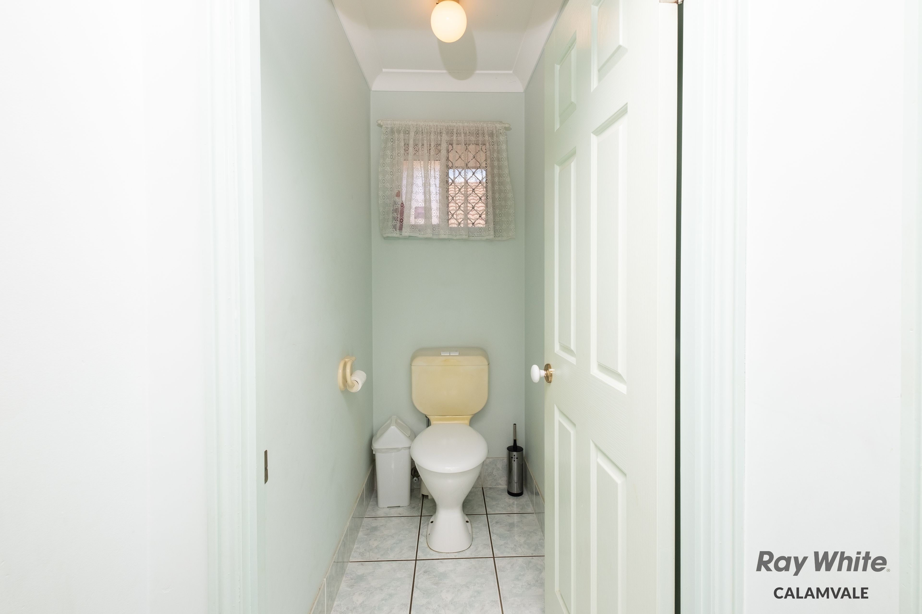 6 Vanda Close — photo 13 of 22