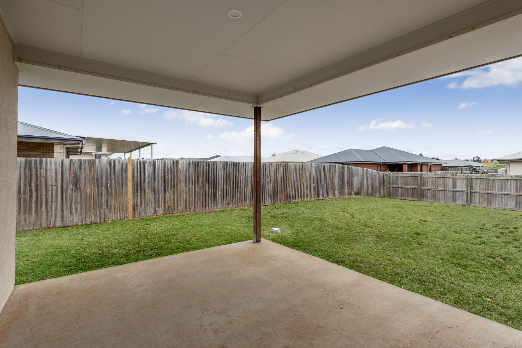 35 Myrtleford Crescent — photo 12 of 16