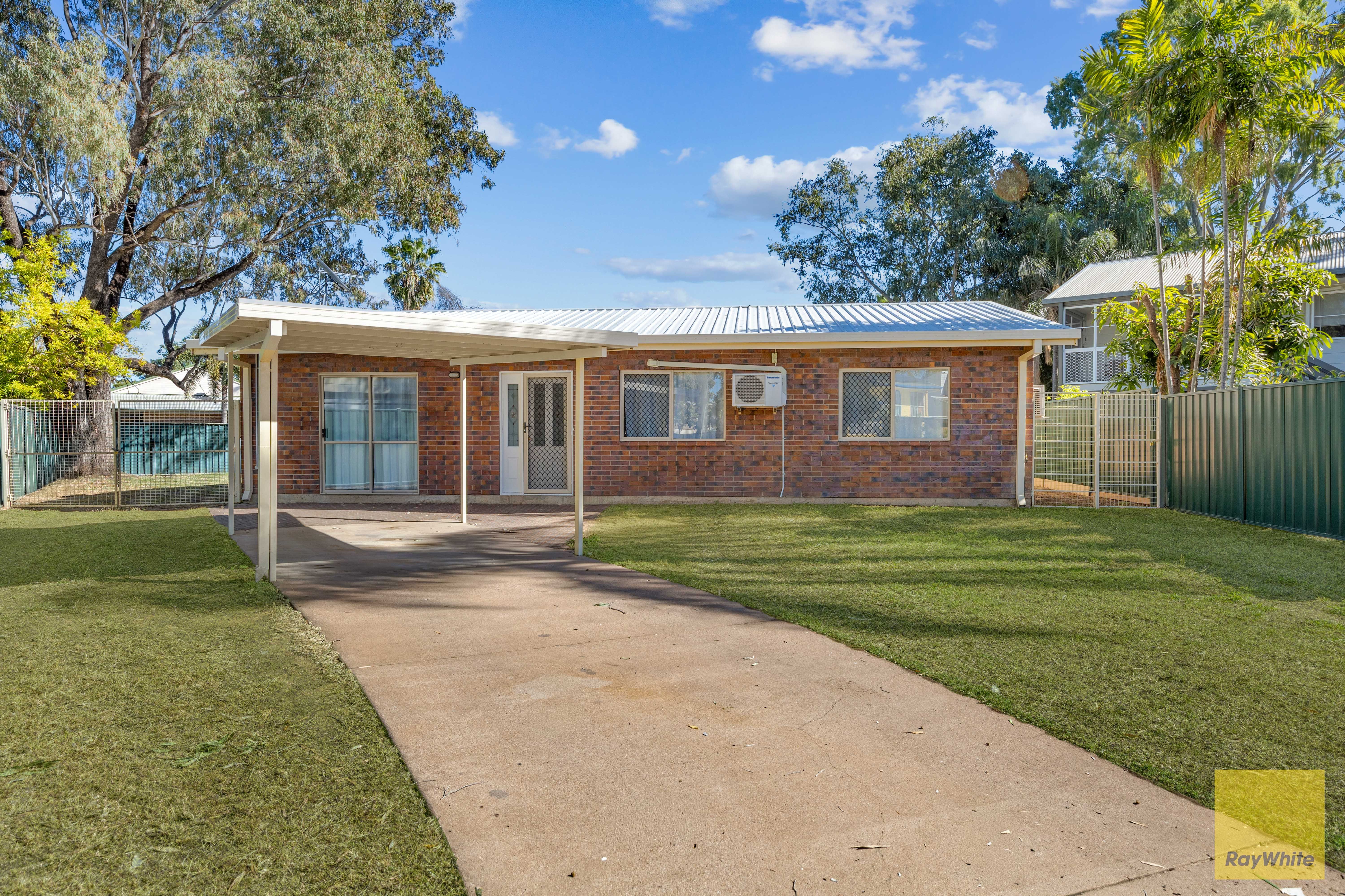 34 Dawn Crescent, Emerald QLD 4720