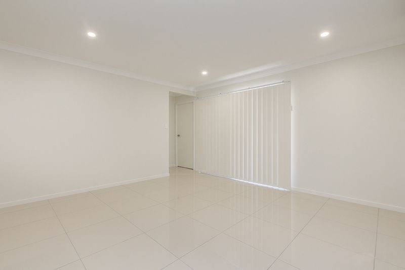 4 Sturt Street, Oxenford, QLD 4210