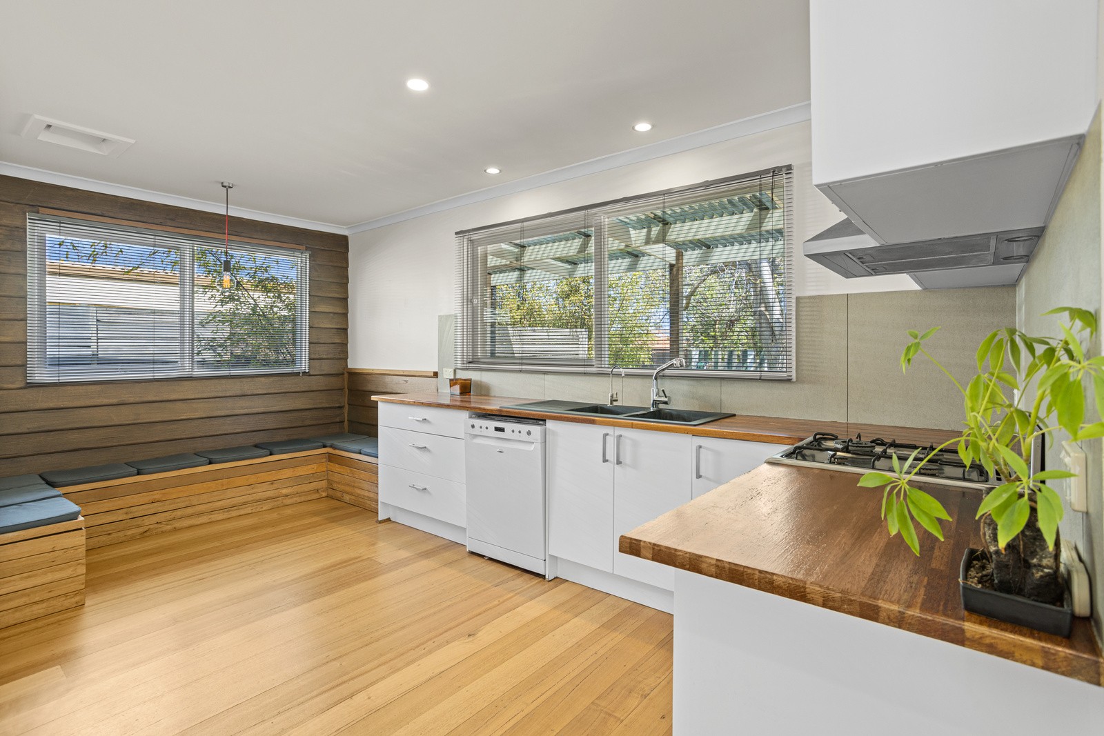 181 Sixth Avenue, Rosebud, VIC 3939