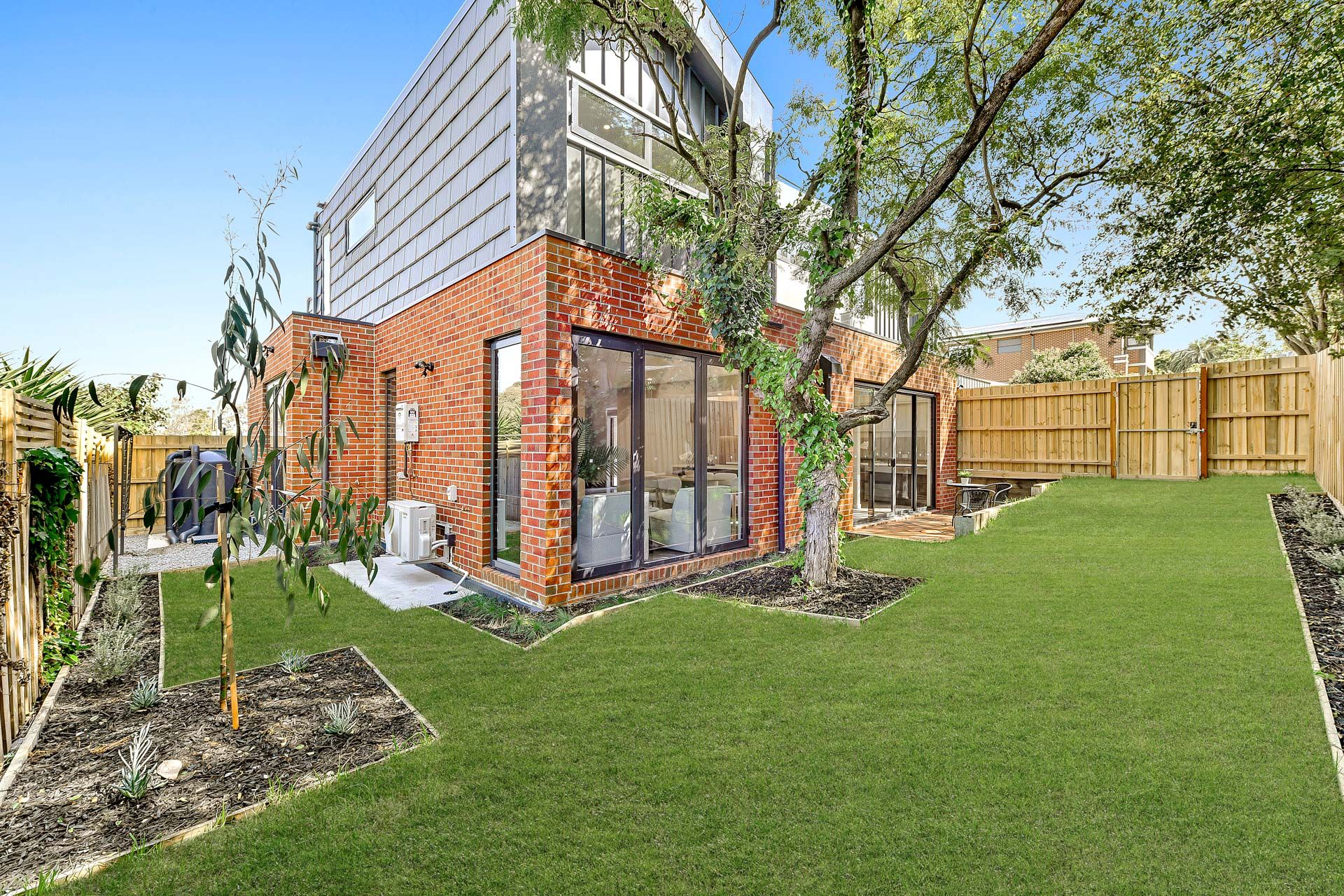 1& 2/397 Waverley Road — photo 18 of 19