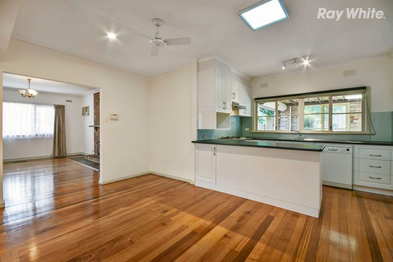 10 Norma Crescent South, Knoxfield, VIC 3180