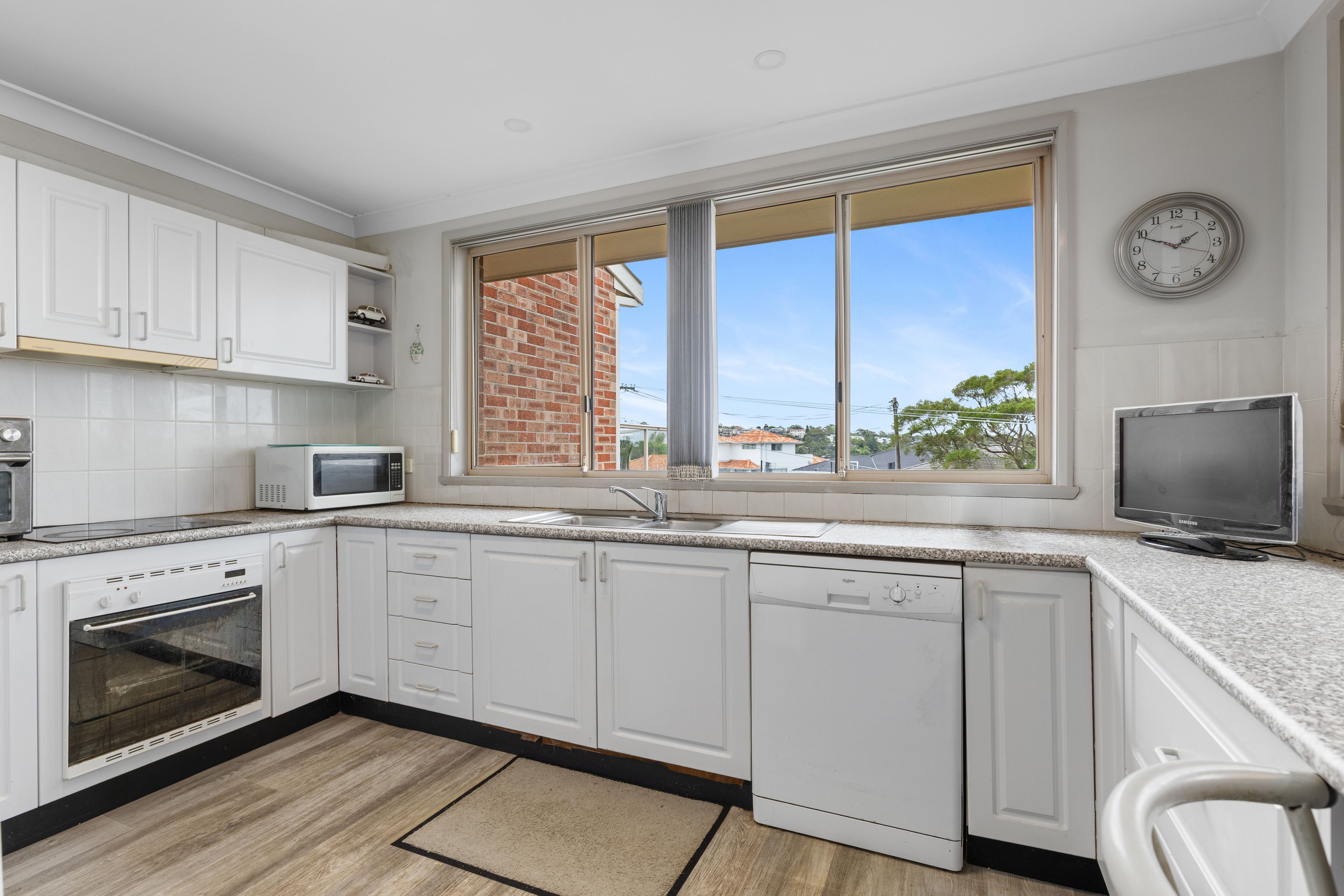 2/26-30 Harrow Road — photo 7 of 15
