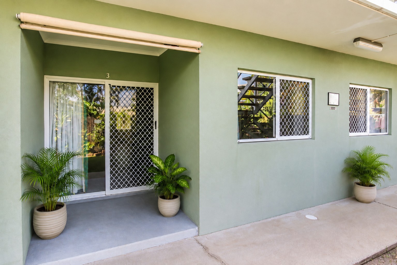 3/346-348 Mccoombe Street, Mooroobool, QLD 4870