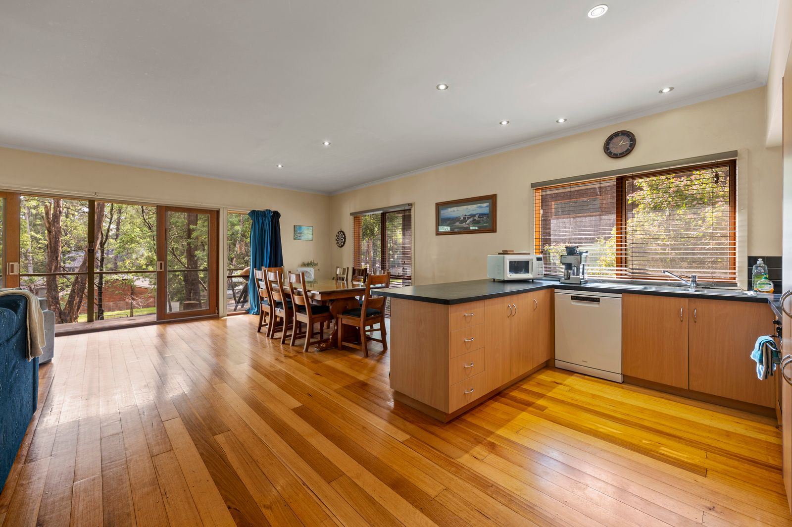 43 Warrambat Road — photo 3 of 12