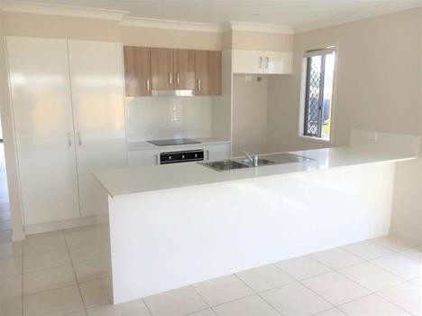 17 Allerton Park Drive, Park Ridge, QLD 4125