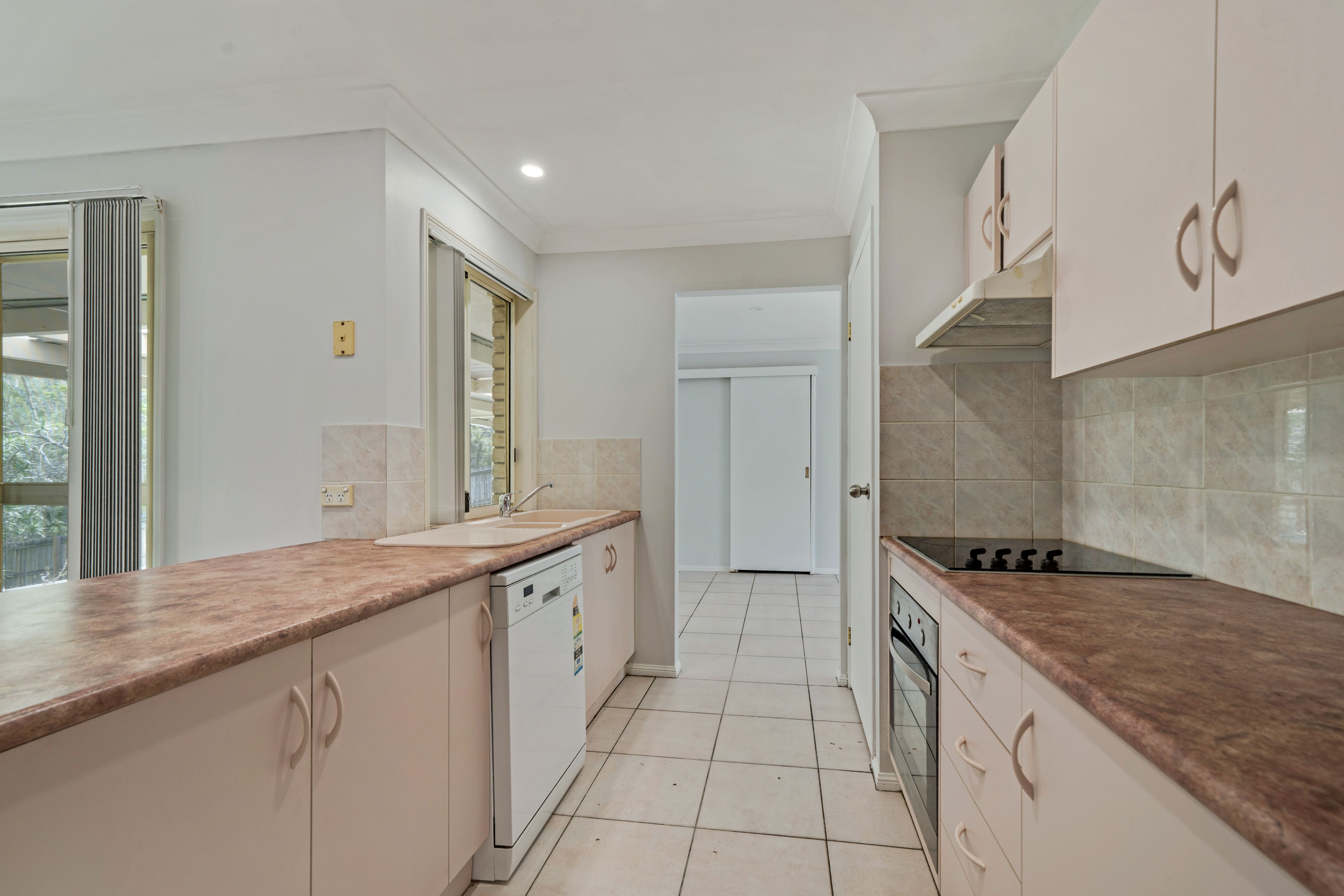 42 Kummara Road, Edens Landing, QLD 4207