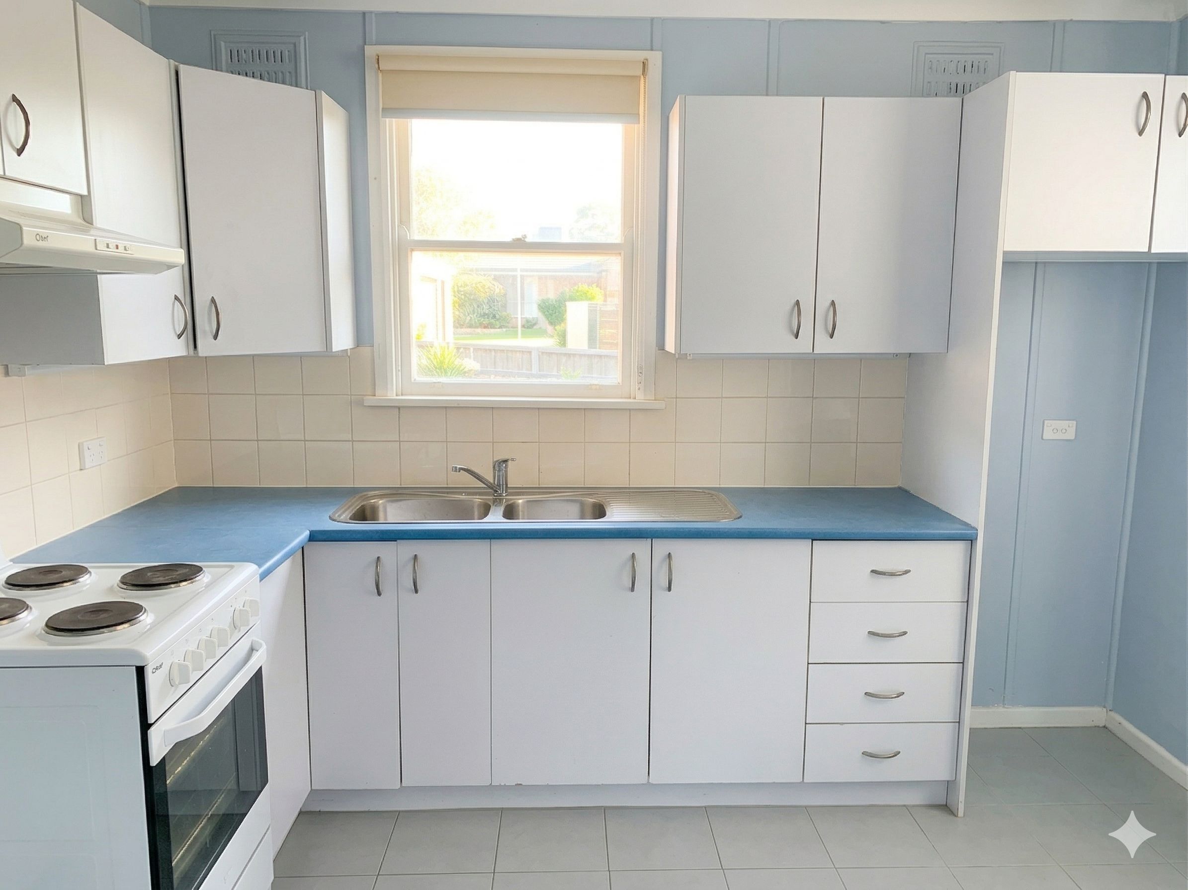 24 Tahiti Avenue, Lethbridge Park, NSW