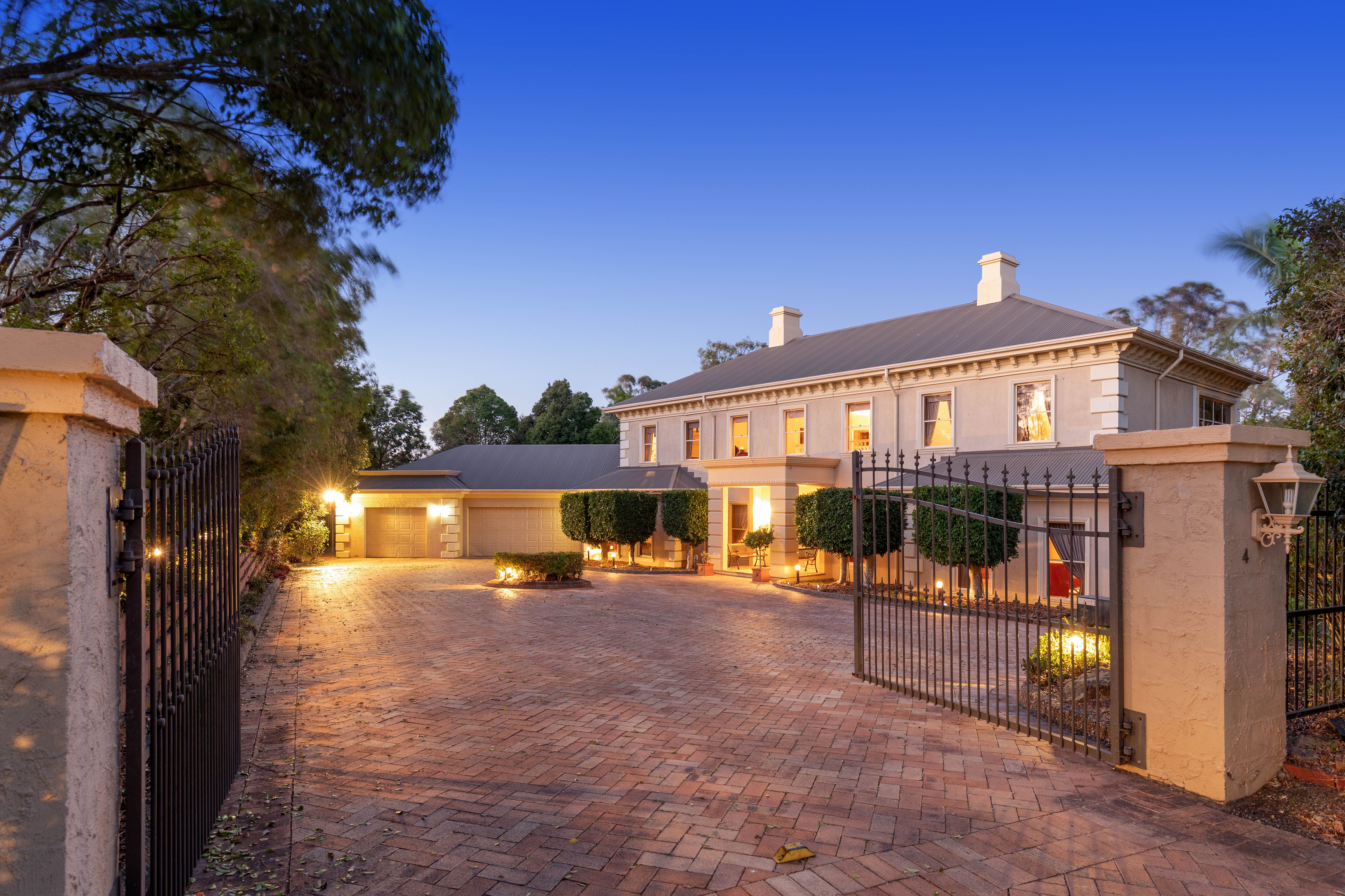 114 Dennis Road, Springwood QLD 4127