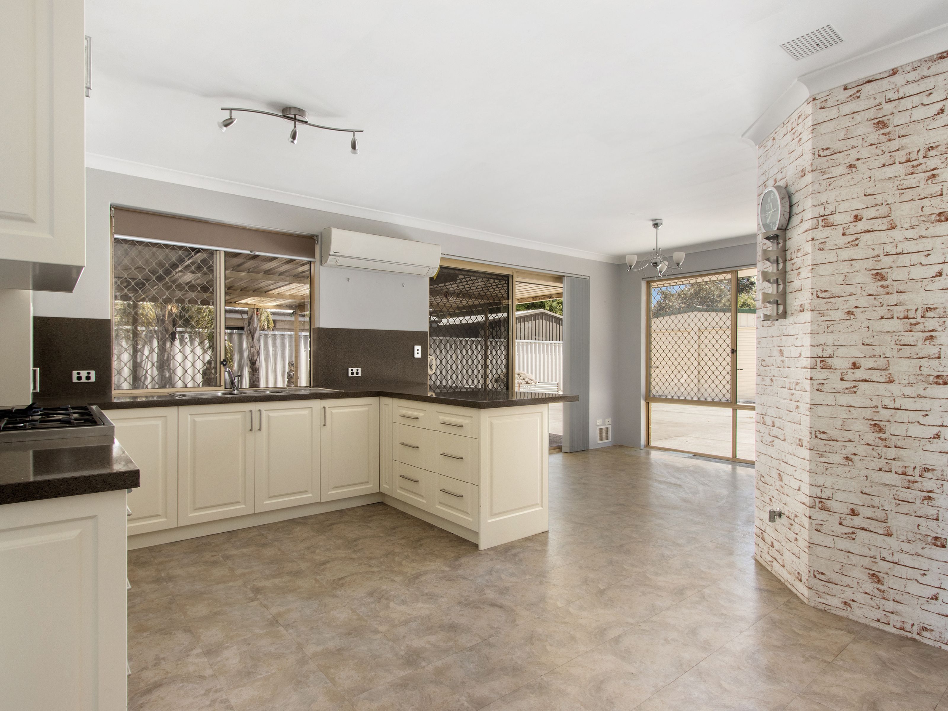 13 Helena Road, Cooloongup, WA 6168