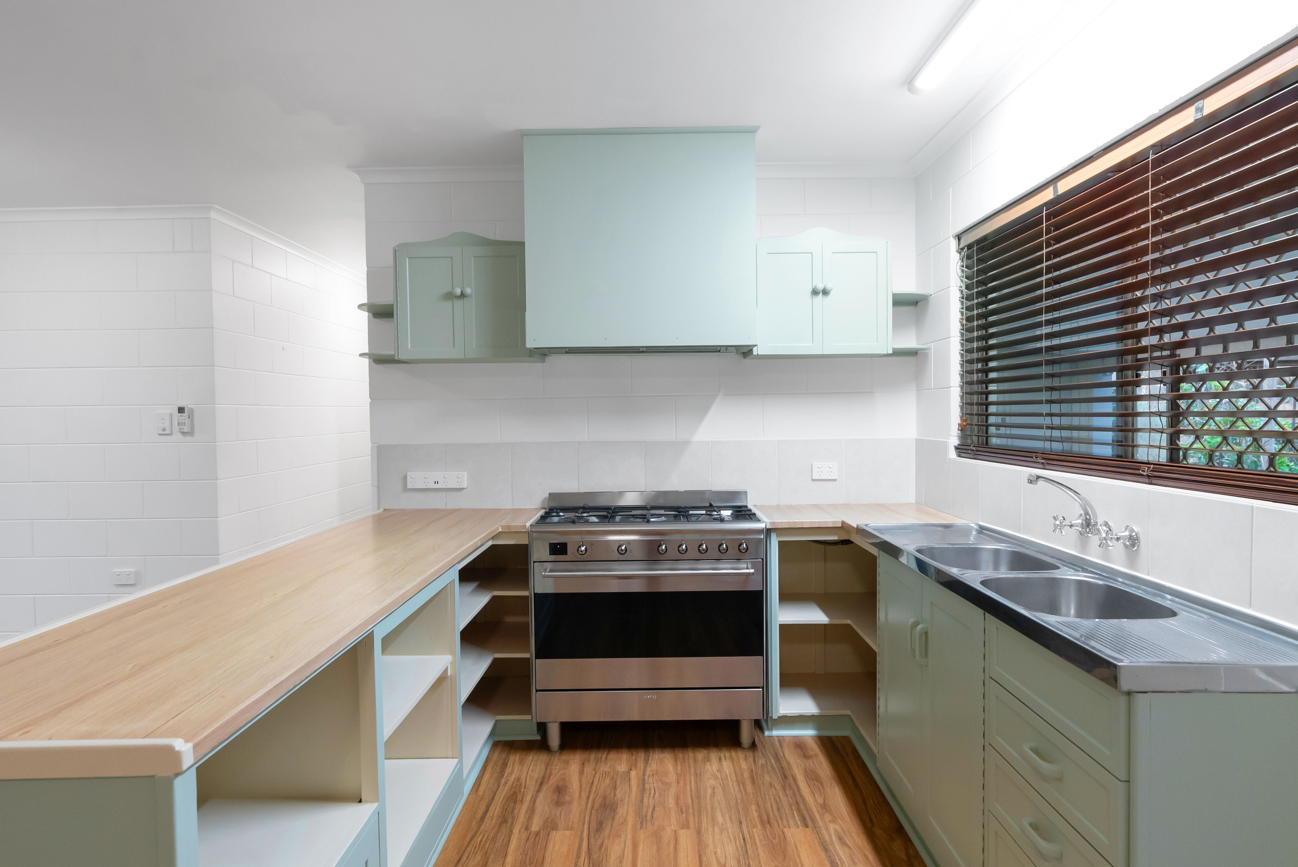 3 Satinay Close, Manoora, QLD 4870