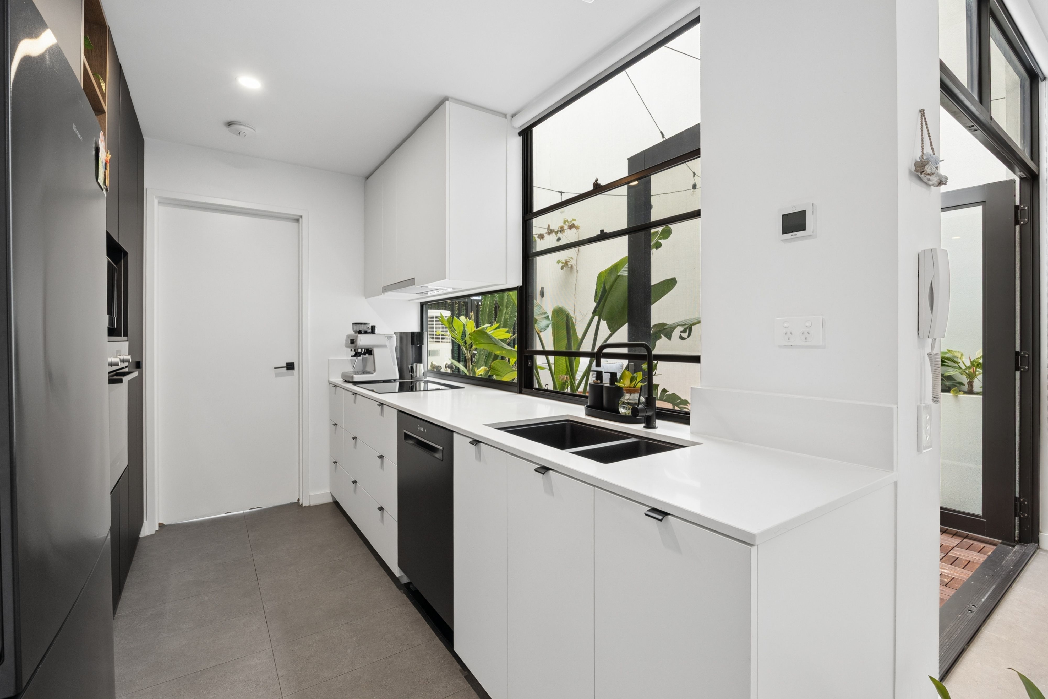 13/6 Parney Close — photo 6 of 30
